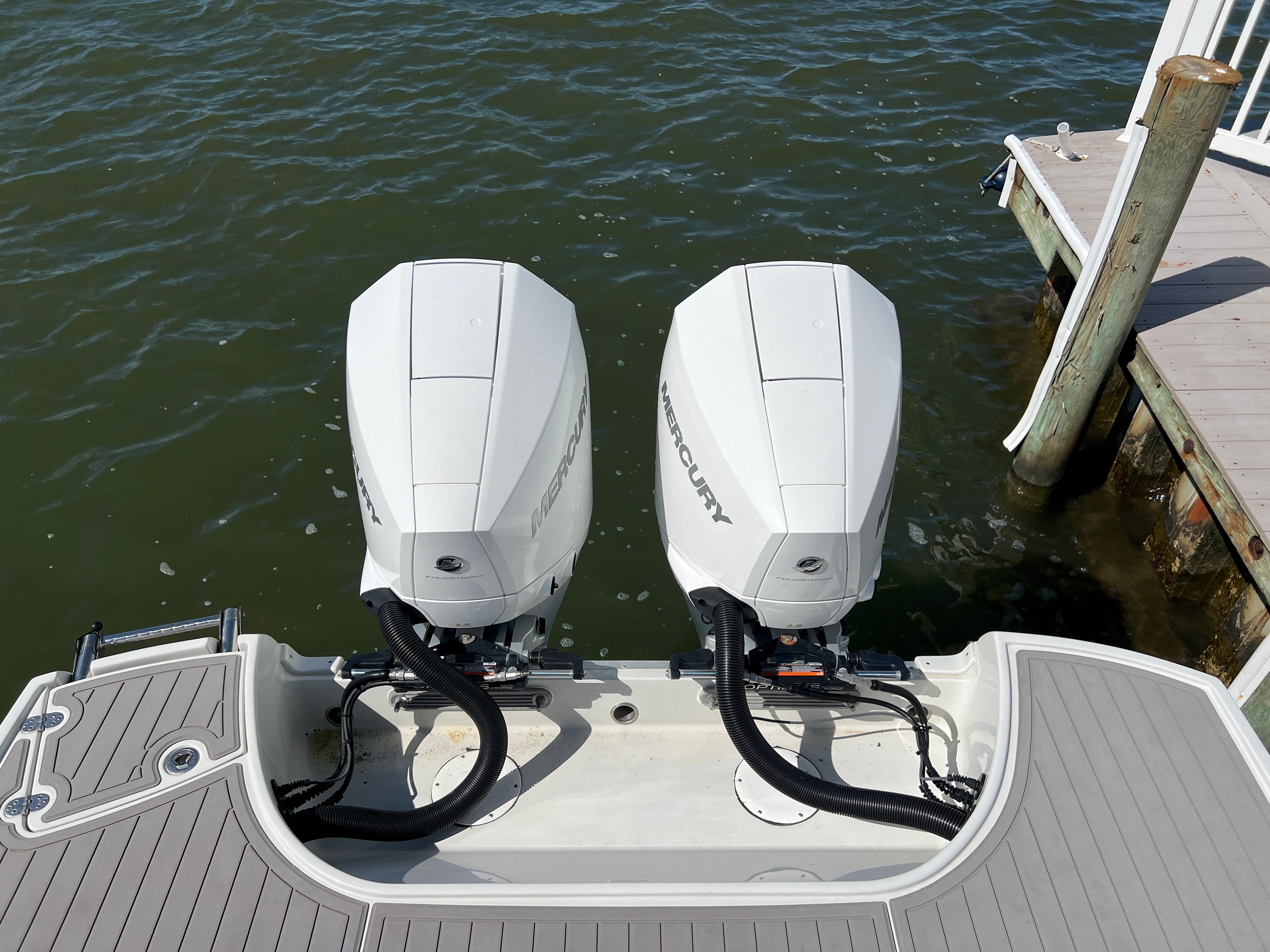2022 Crownline E305 XS Mercury Outboards