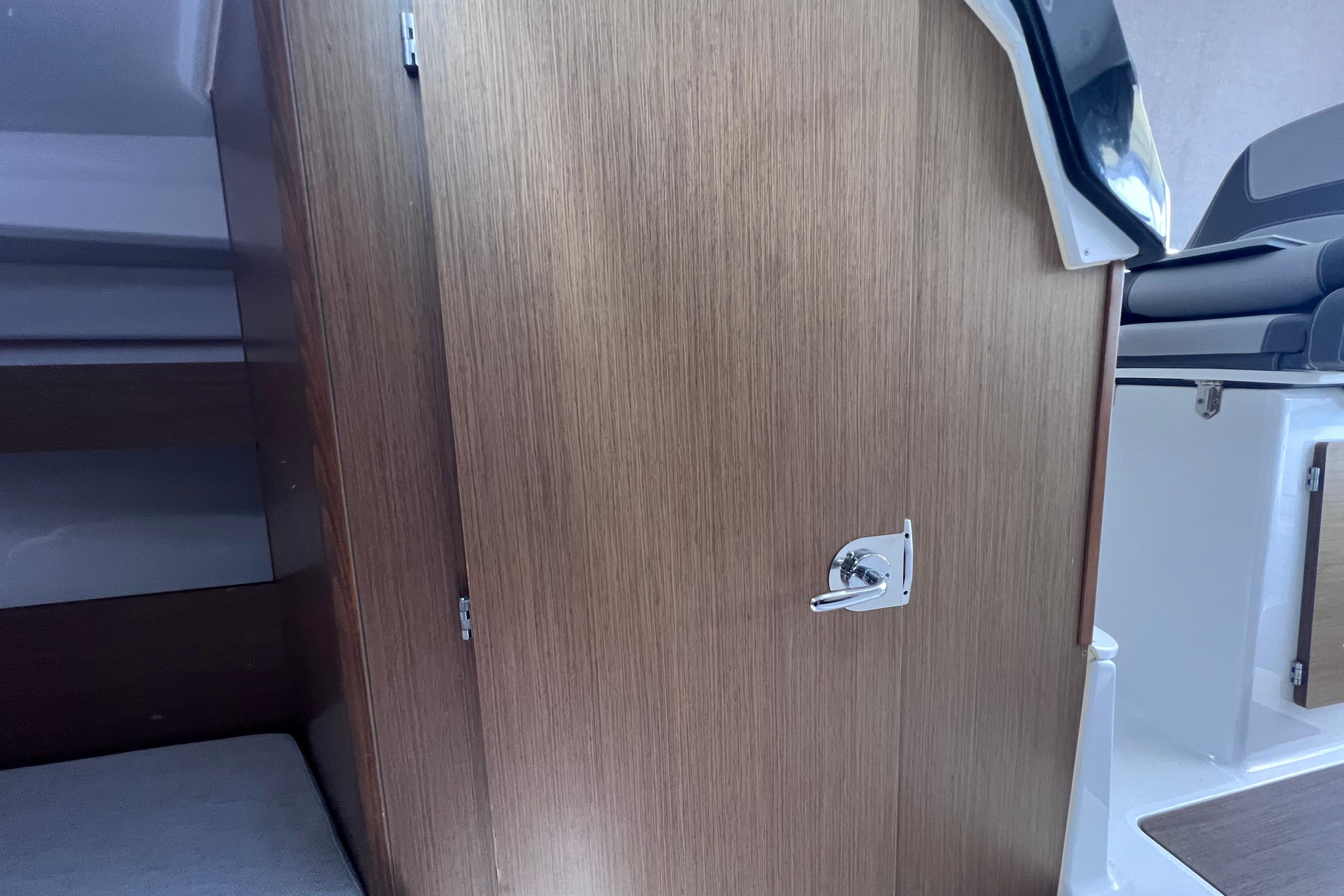Interior cabin view of 2021 Jeanneau NC Weekender 795 Series 2 boat.