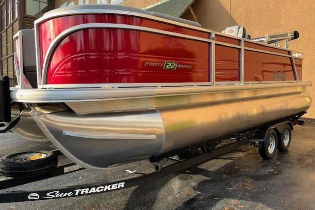 2026 Sun Tracker Party Barge 22 RF XP3
