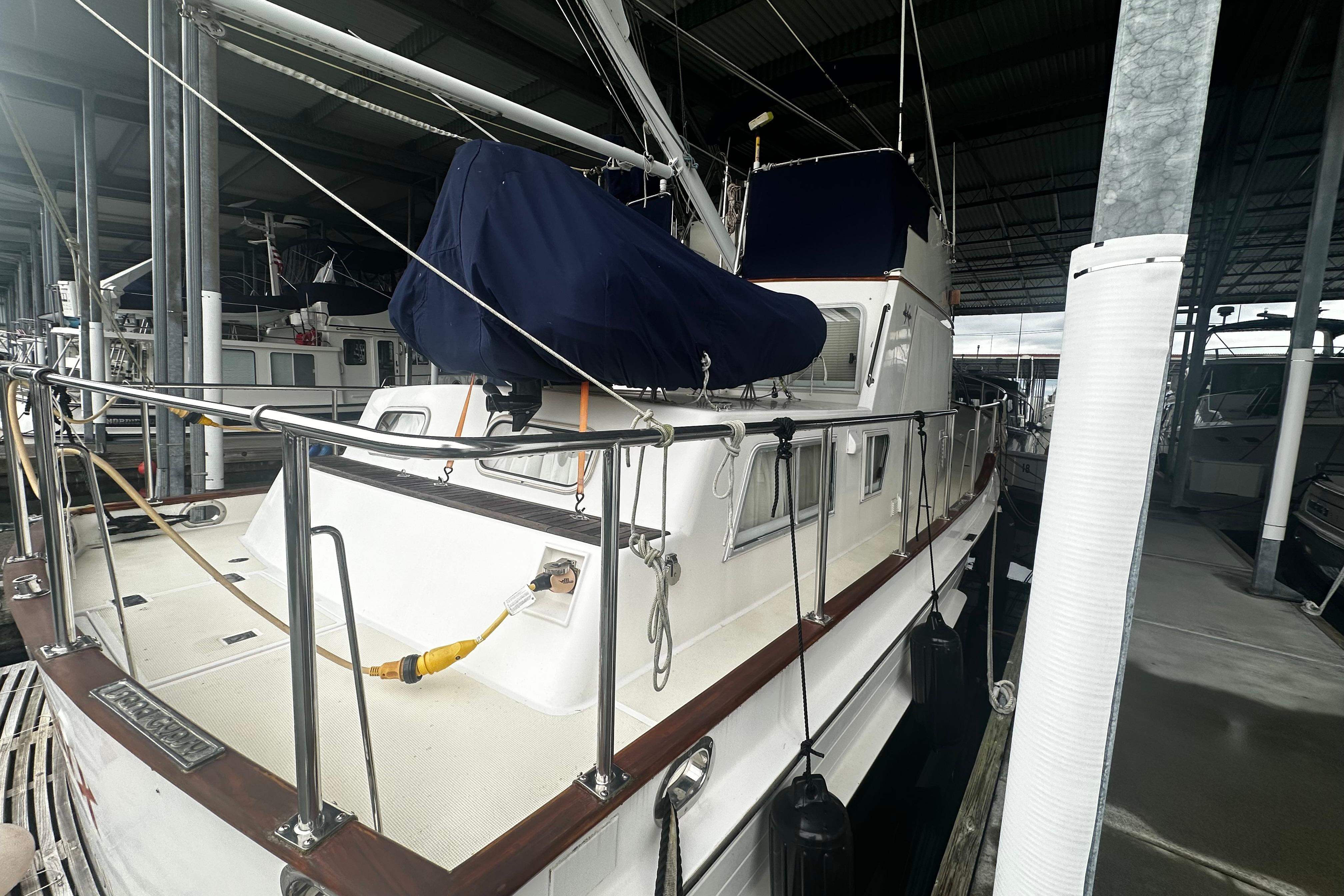 2000 Island Gypsy 36