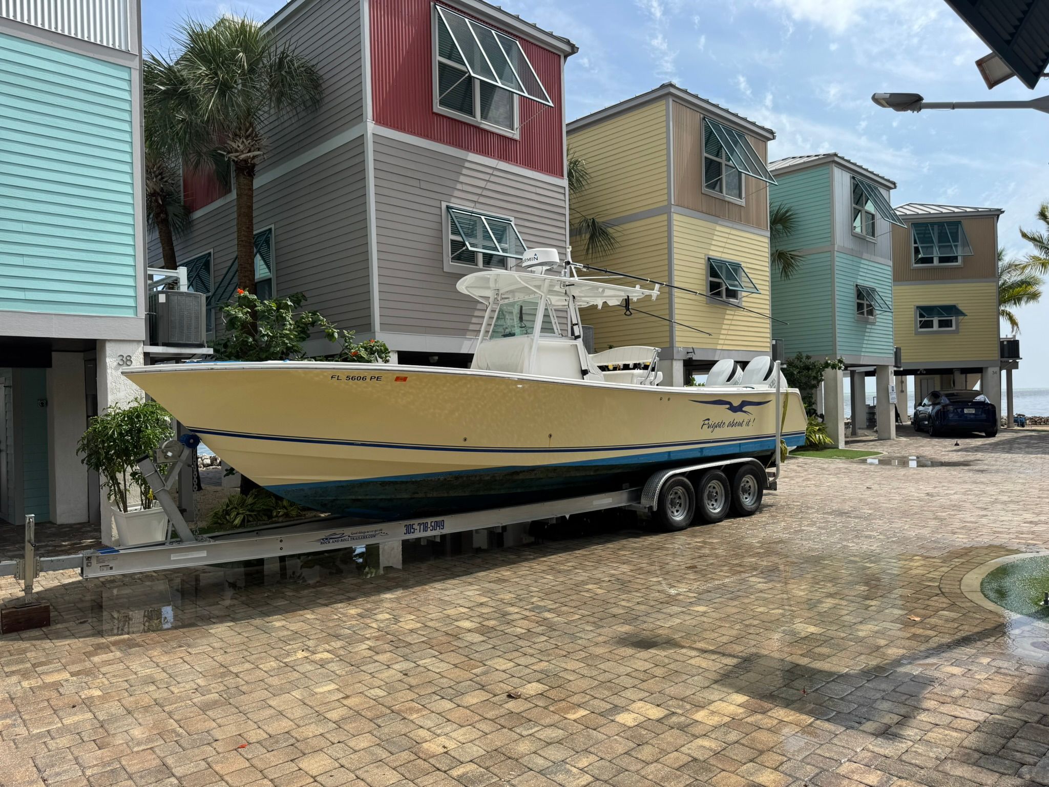 2004 Regulator 32 Forward Seating - 3