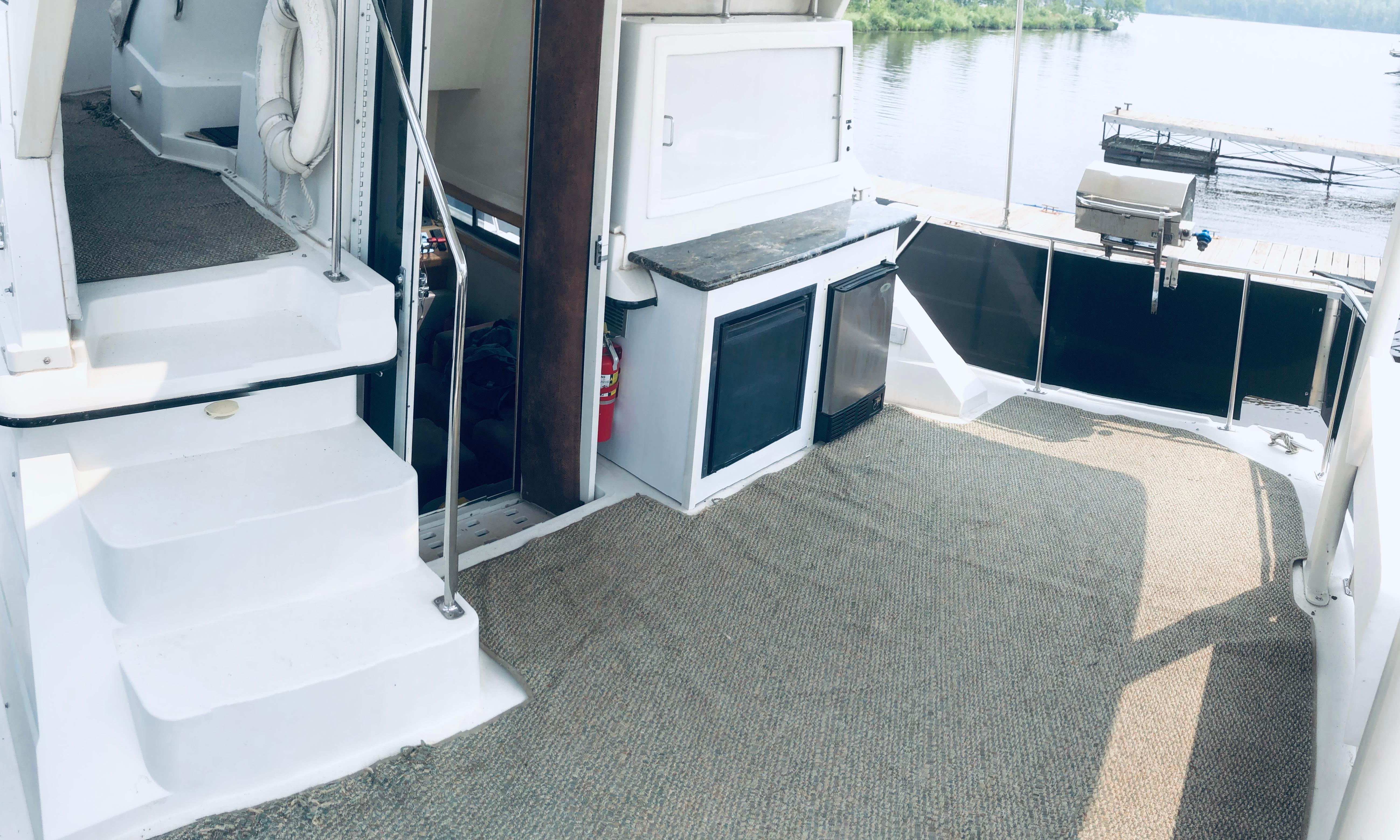 1994 Carver 430 Cockpit Motor Yacht - 6
