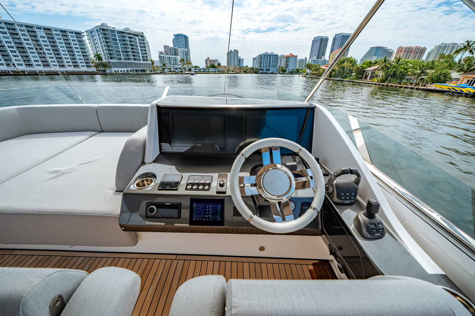 2026 Azimut S8 - Image 79