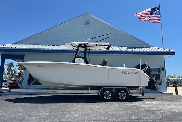 2019 Sea Pro 259 Center Console