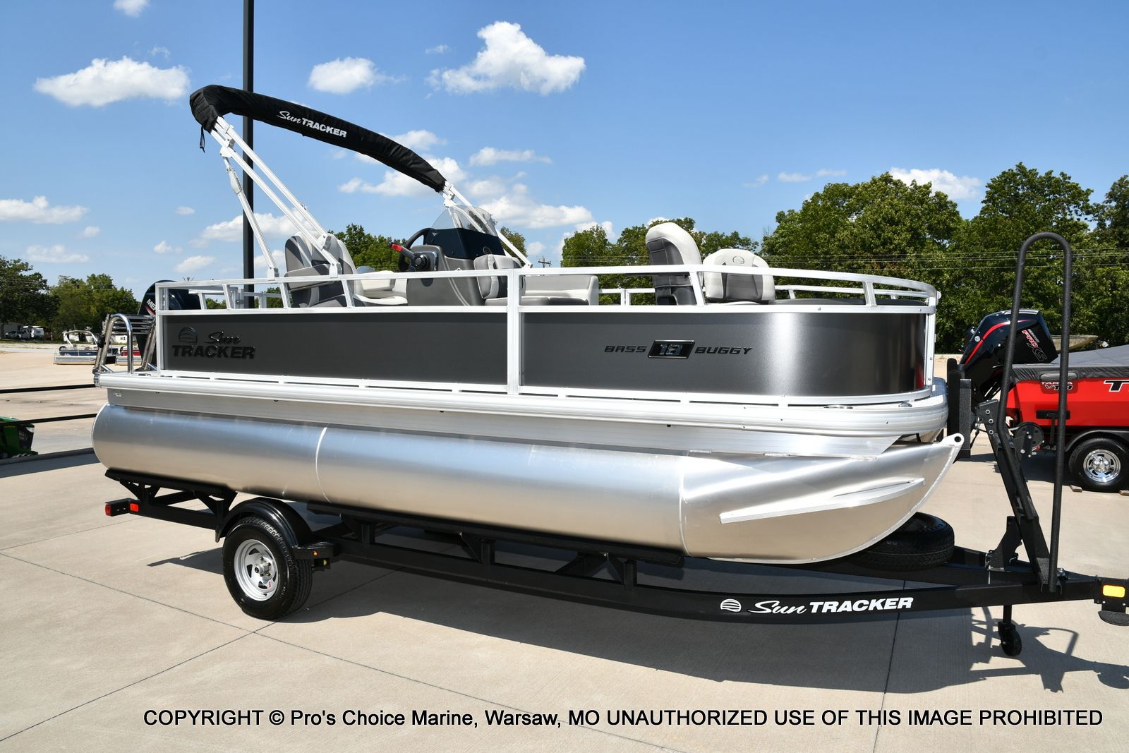 2026 Sun Tracker Bass Buggy 18 DLX