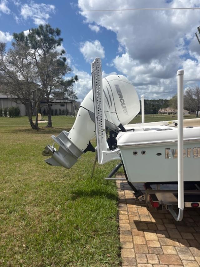 2022 Everglades 253 Center Console - 14