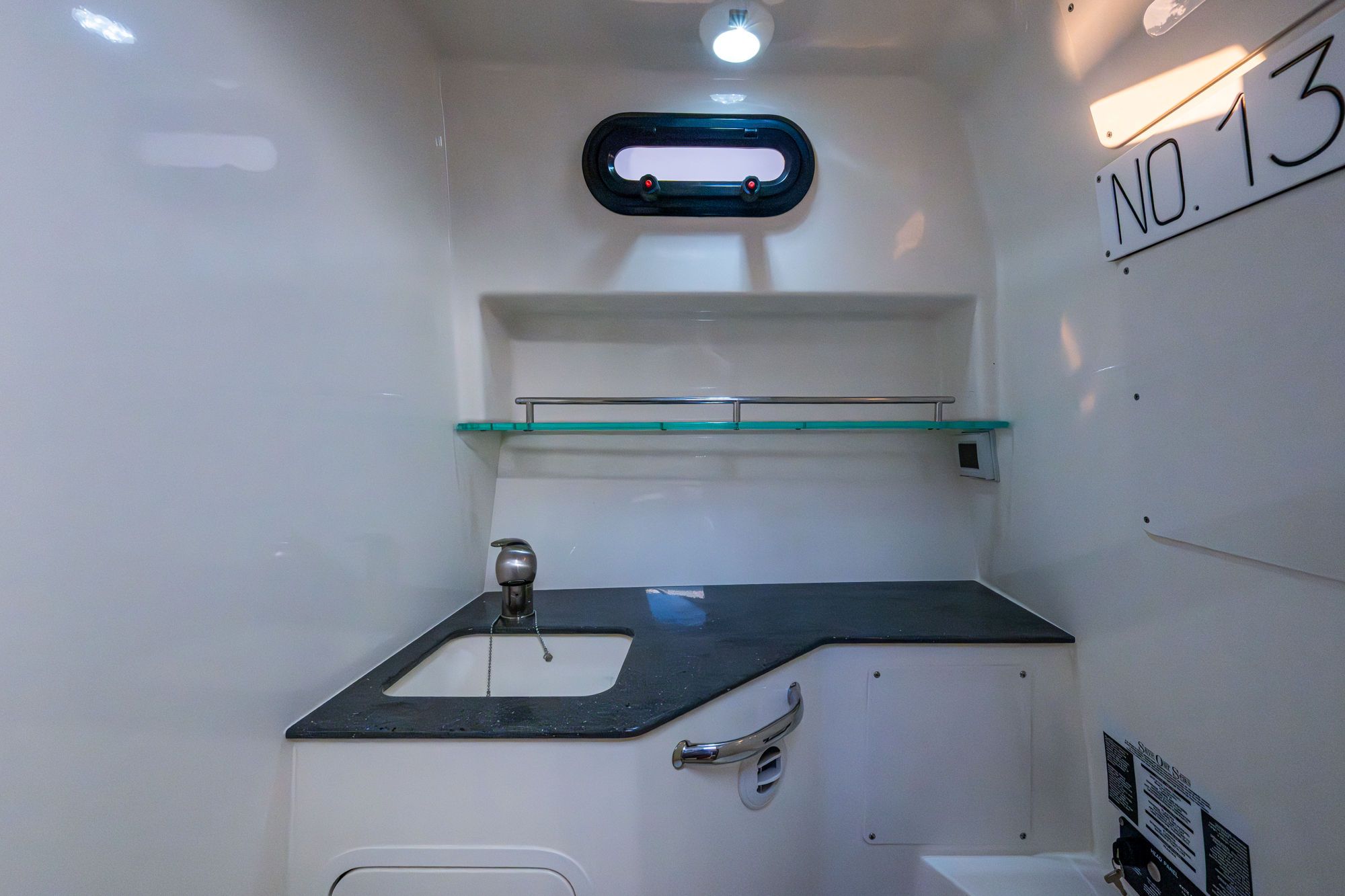 2023 BOSTON WHALER 325 CONQUEST - Image 41