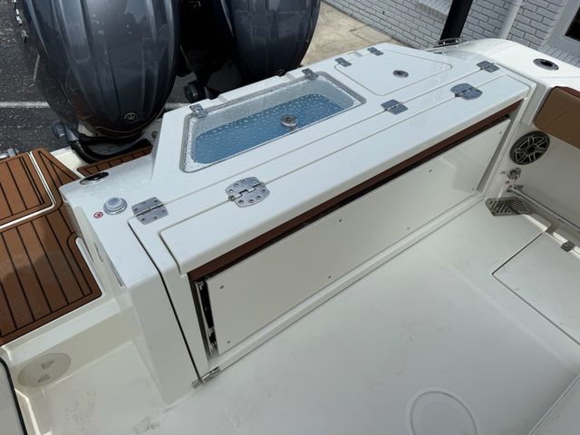 2027 Cobia 245 Center Console - 7