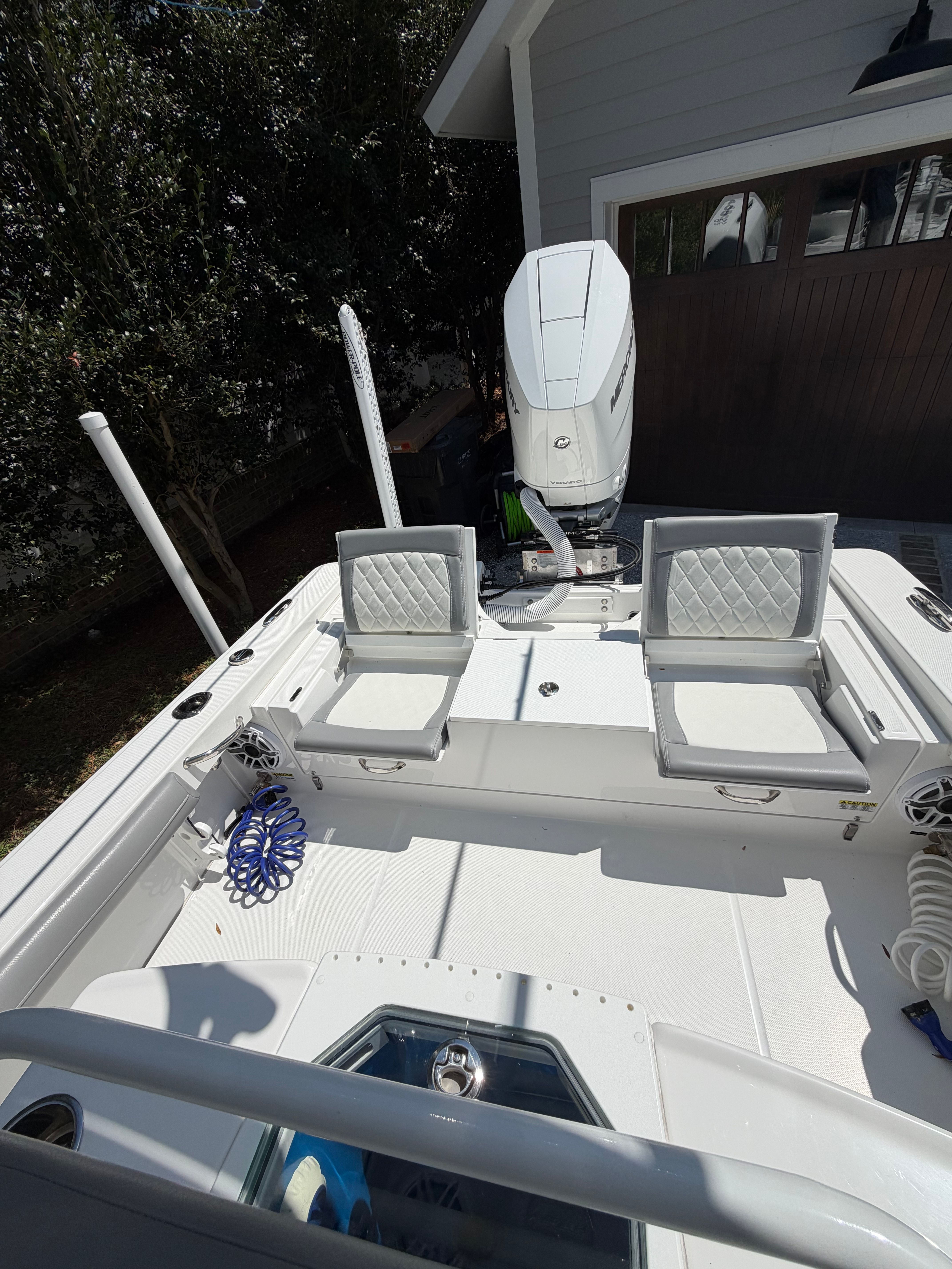 2025 Everglades 253 Center Console - 10