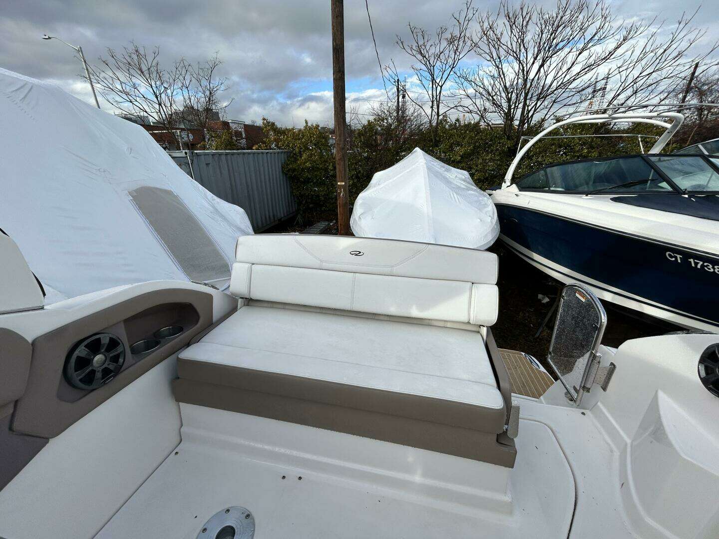 2017 Regal 28 Express - Image 6