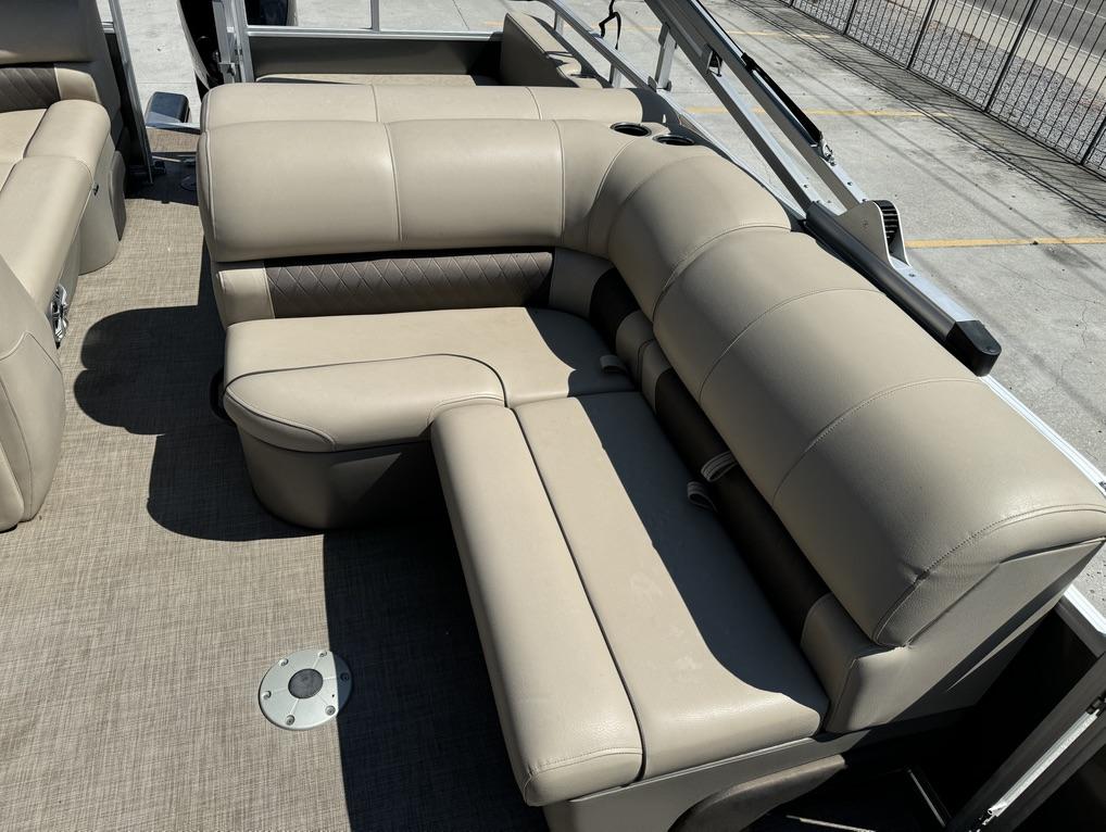 2023 Sun Tracker Party Barge 22 RF XP3 - 13