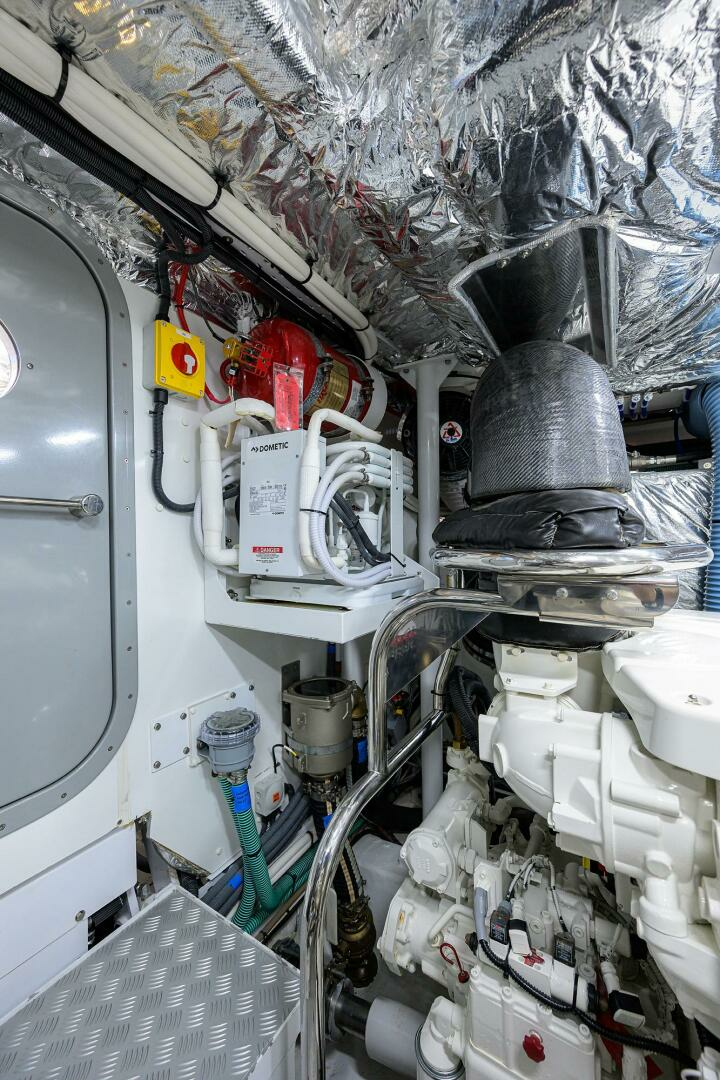 2021 Princess F70 - Image 60