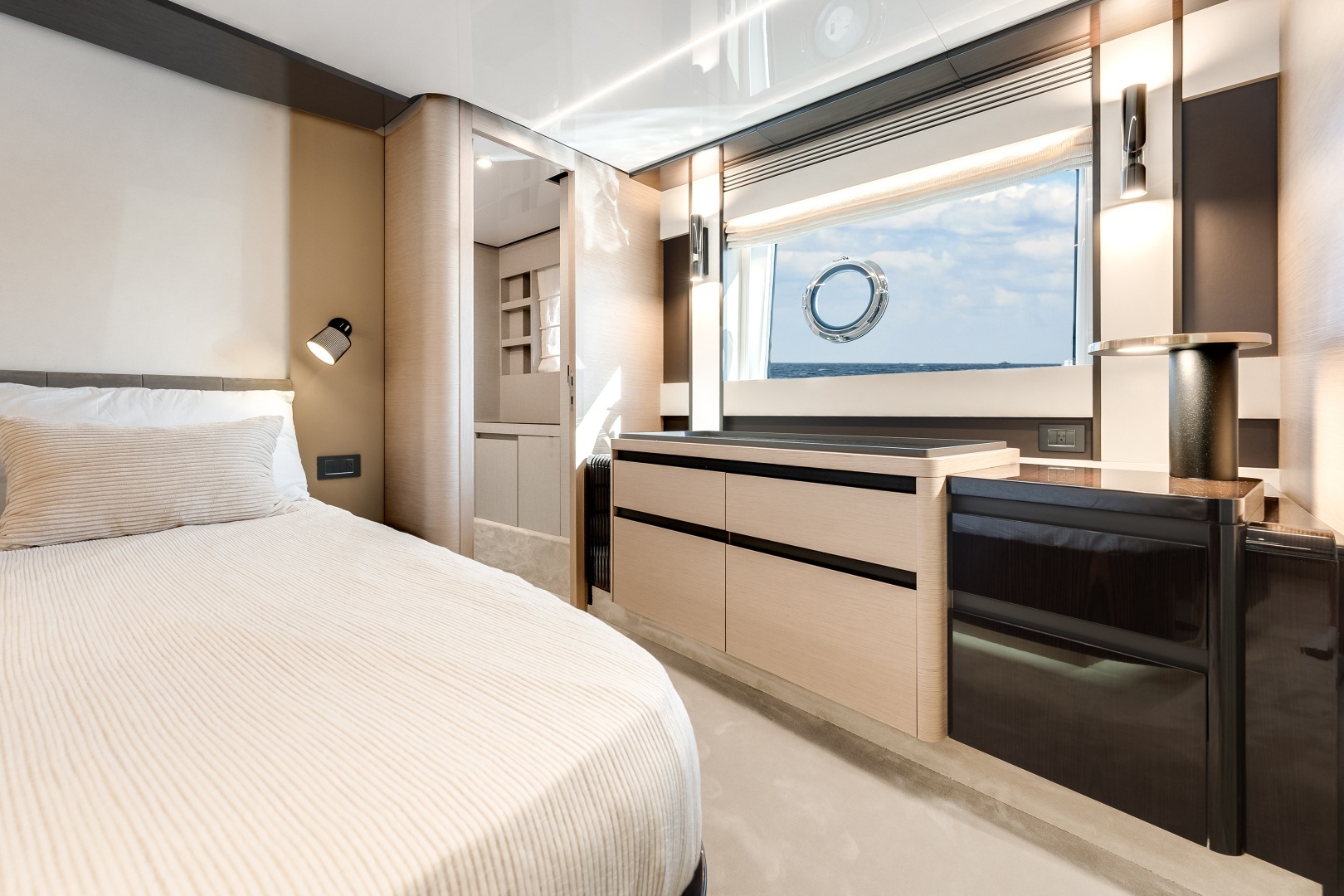 2024 Azimut S8 - Image 43