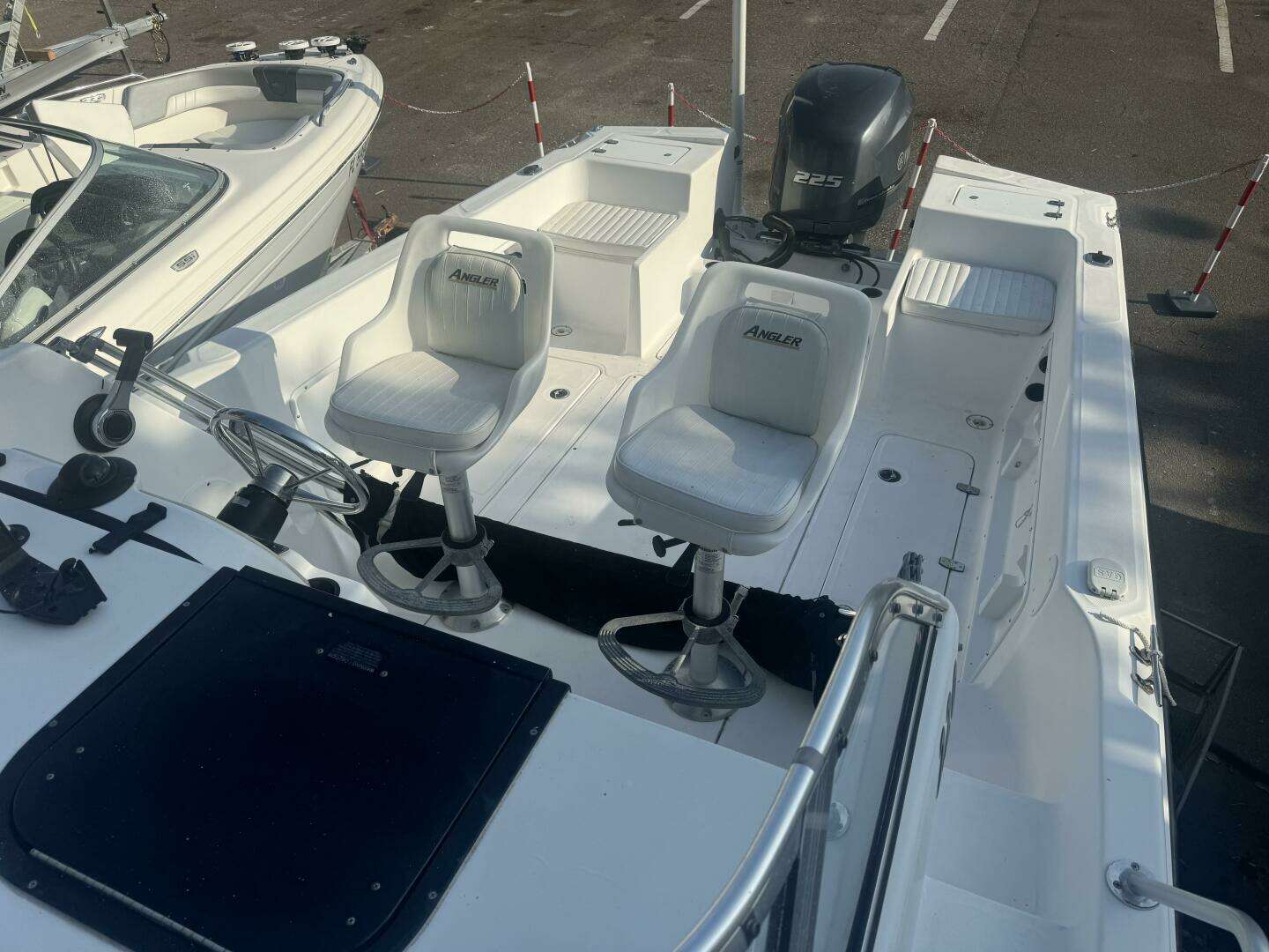 2004 Angler 220 Walkaround - Image 19