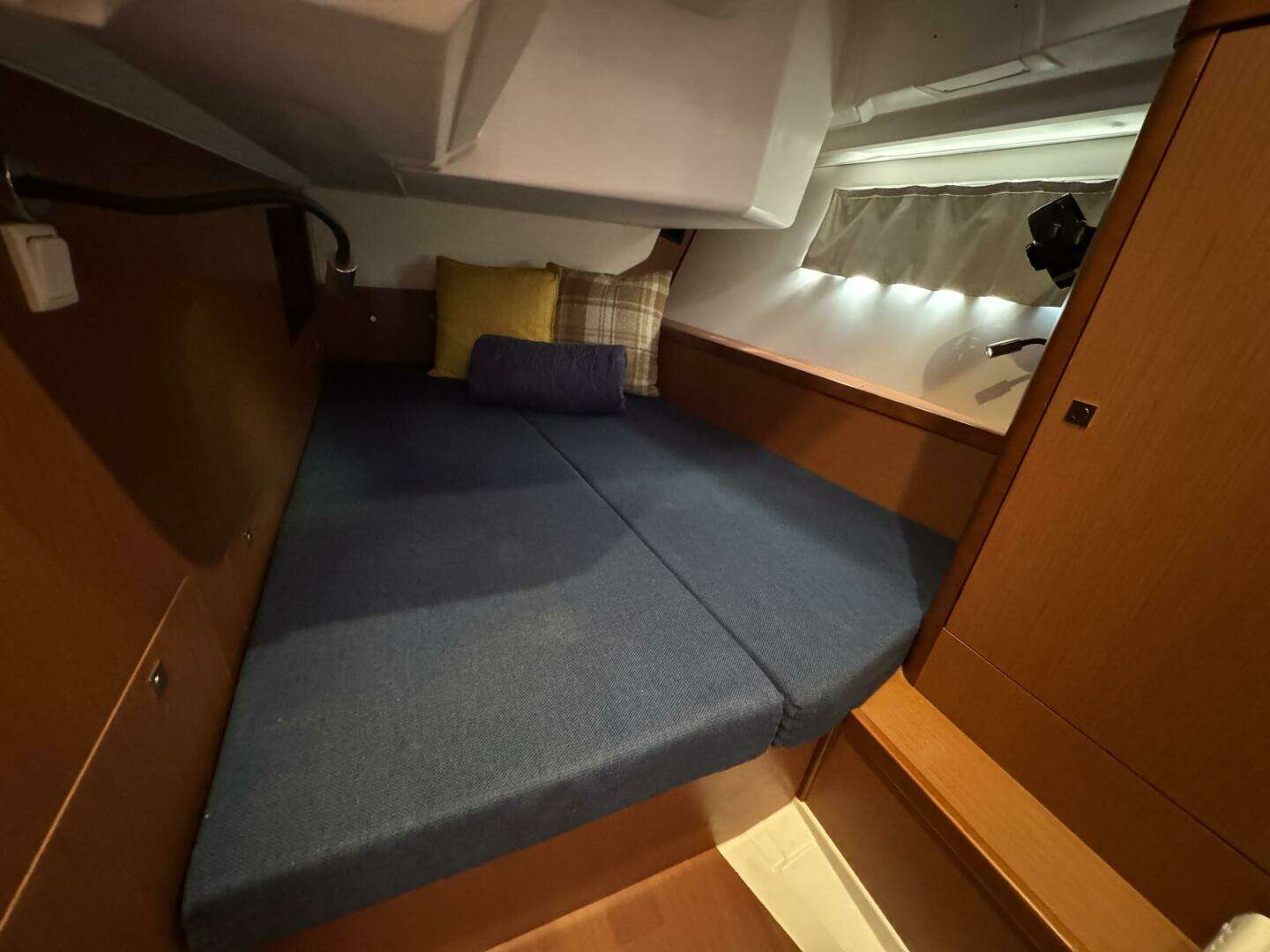 2016 Beneteau Oceanis 45 - Image 44