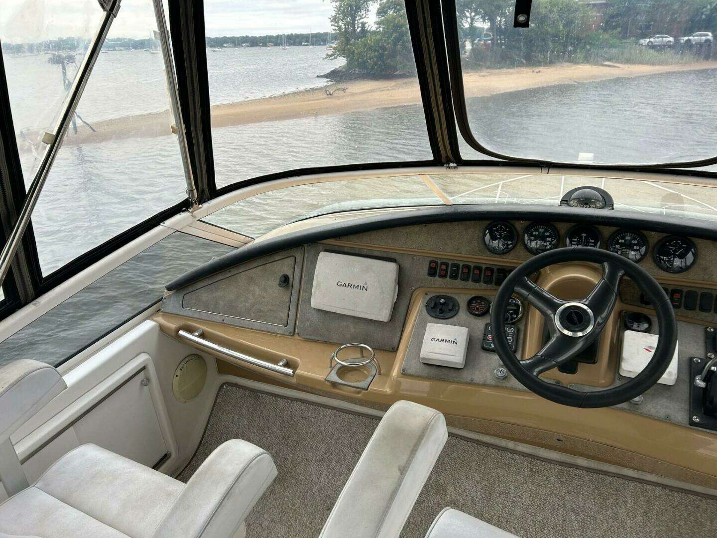 2003 Carver 360 Sport Sedan - Image 23