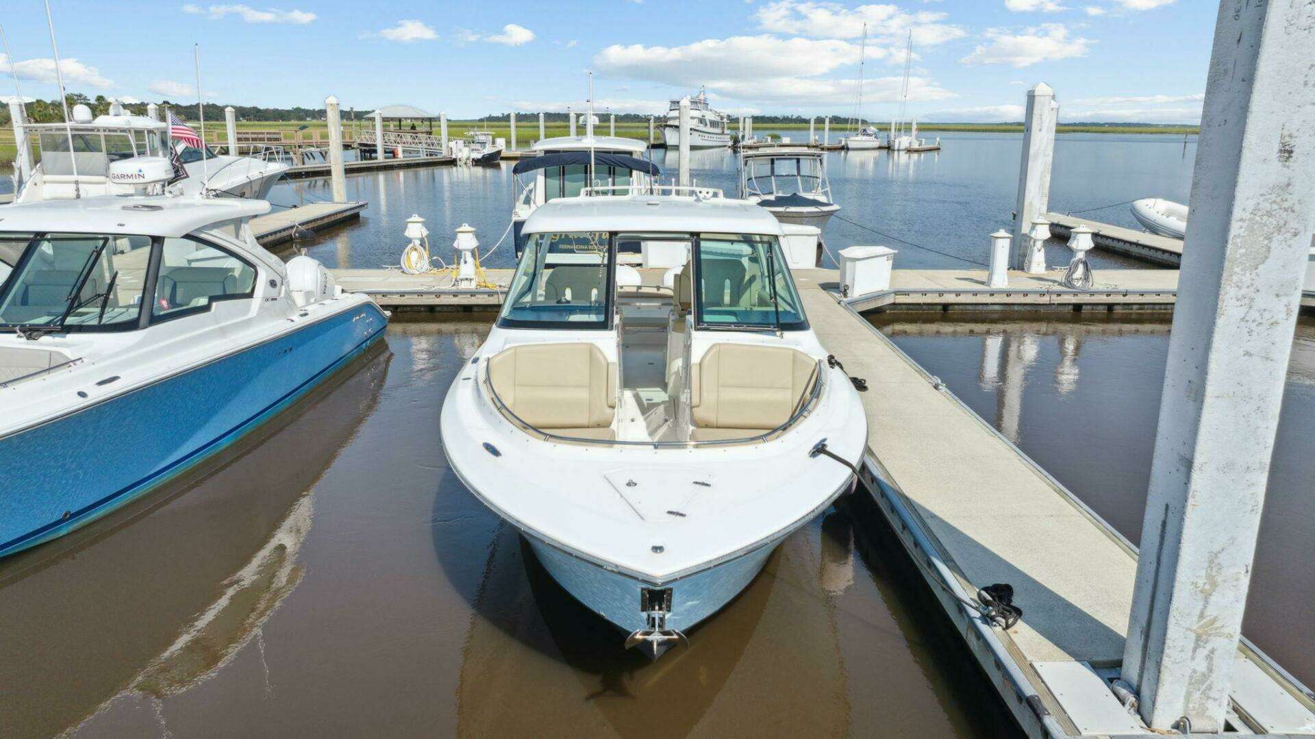 2018 Pursuit 325 DC - Image 4