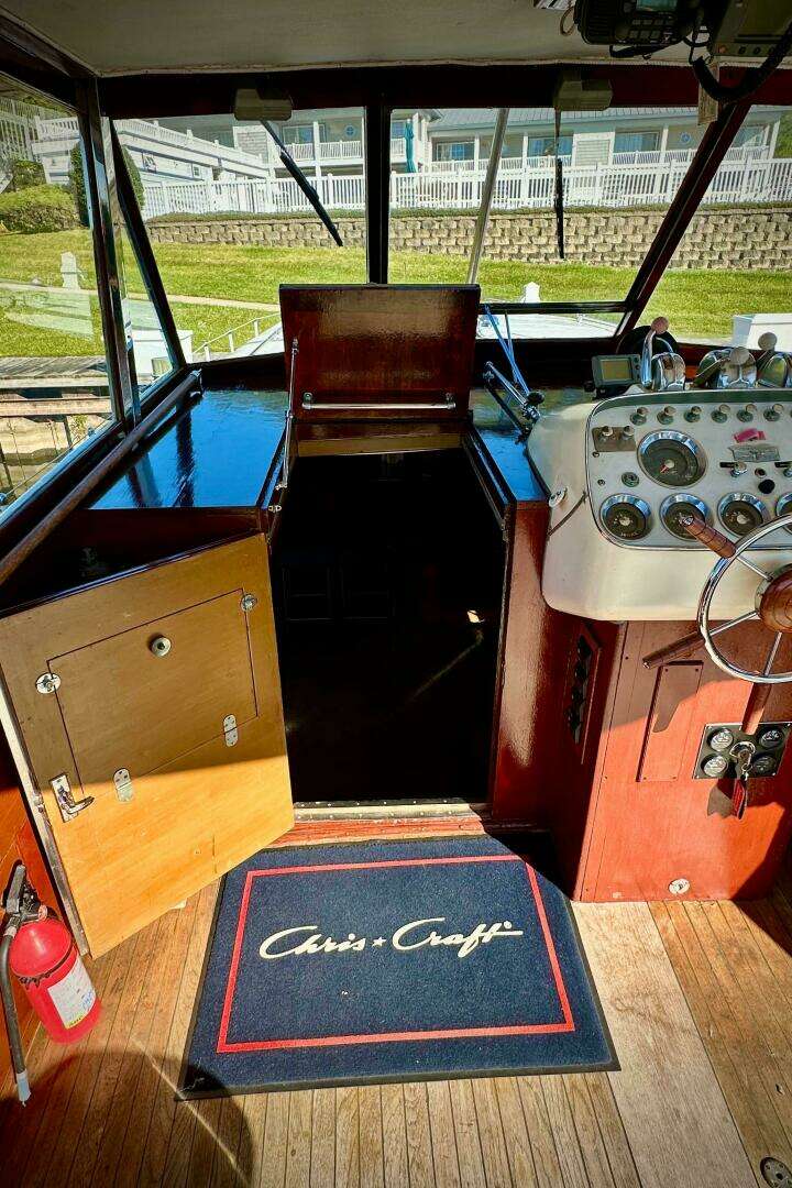 1960 Chris-Craft 45 Constellation - Image 13