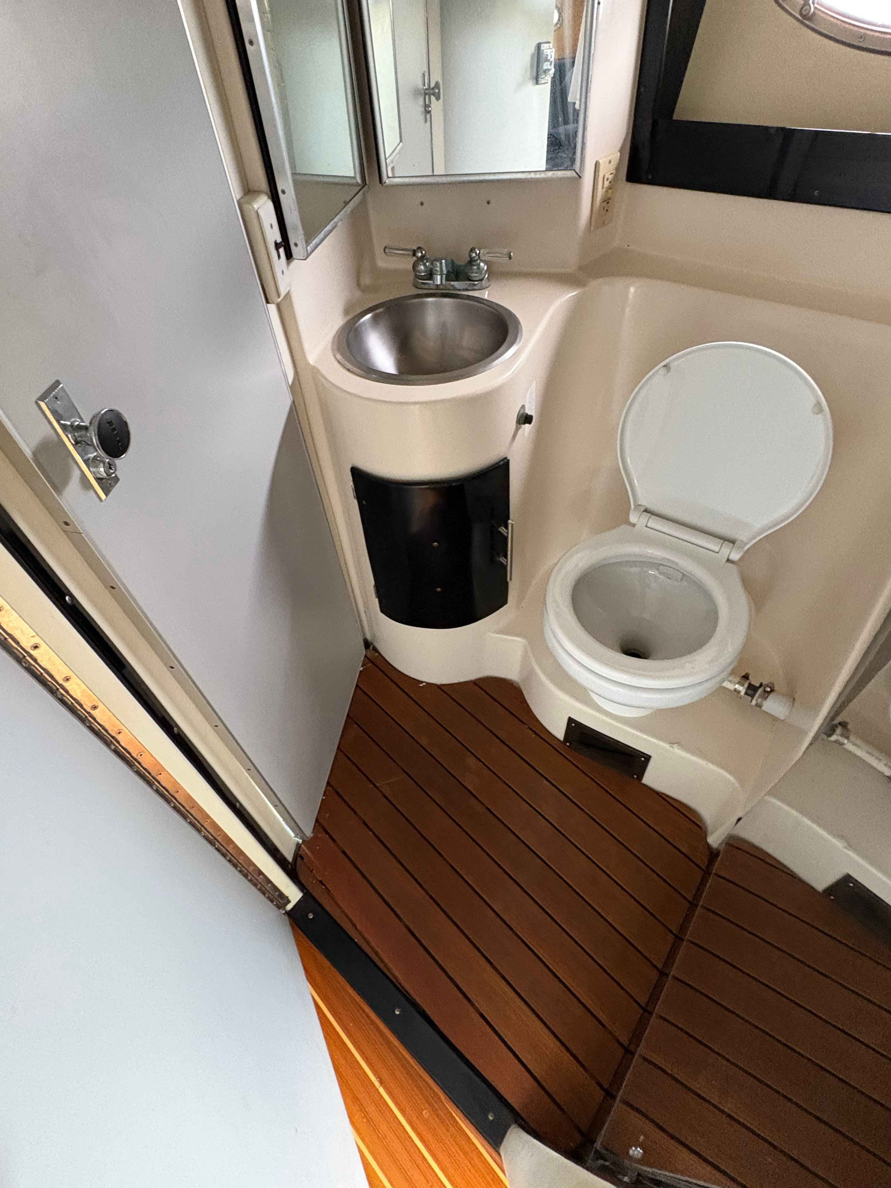 1989 Navigator 336 FlyBridge - 20