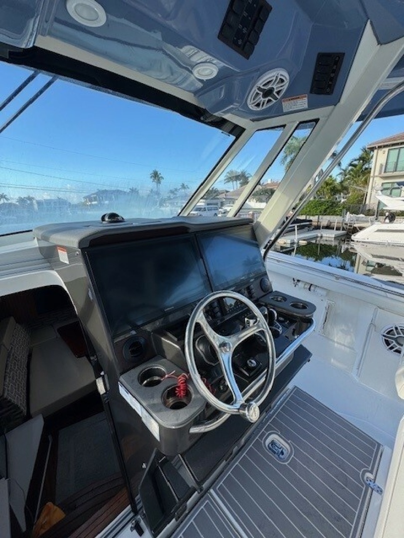 2023 Pursuit S 428 Sport - Image 8