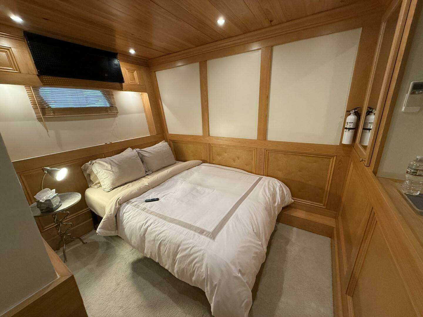 2018 Avenger Luxury Catamaran Coastal Cruiser - Image 31