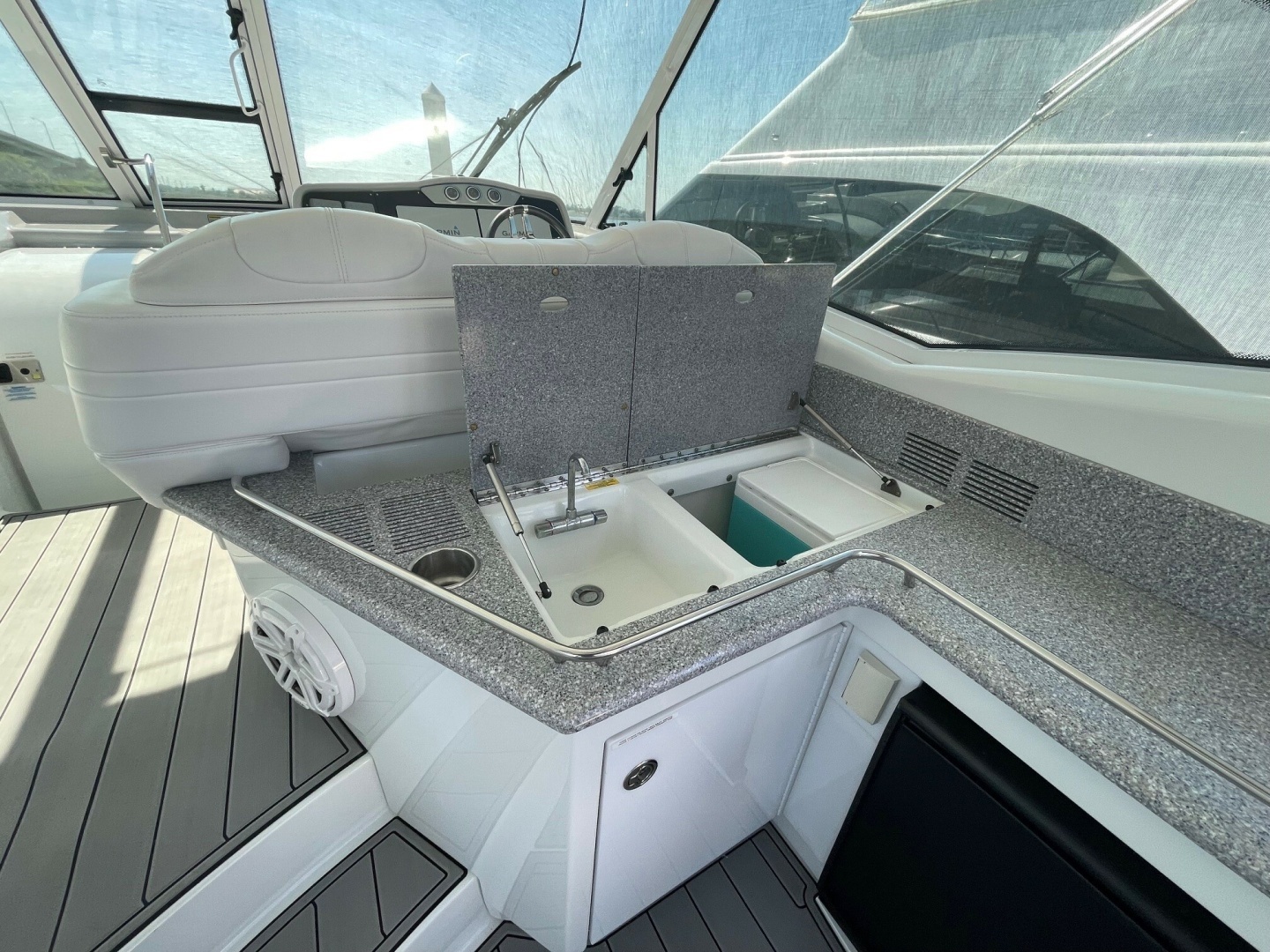 2008 Formula 45 Yacht - Image 16