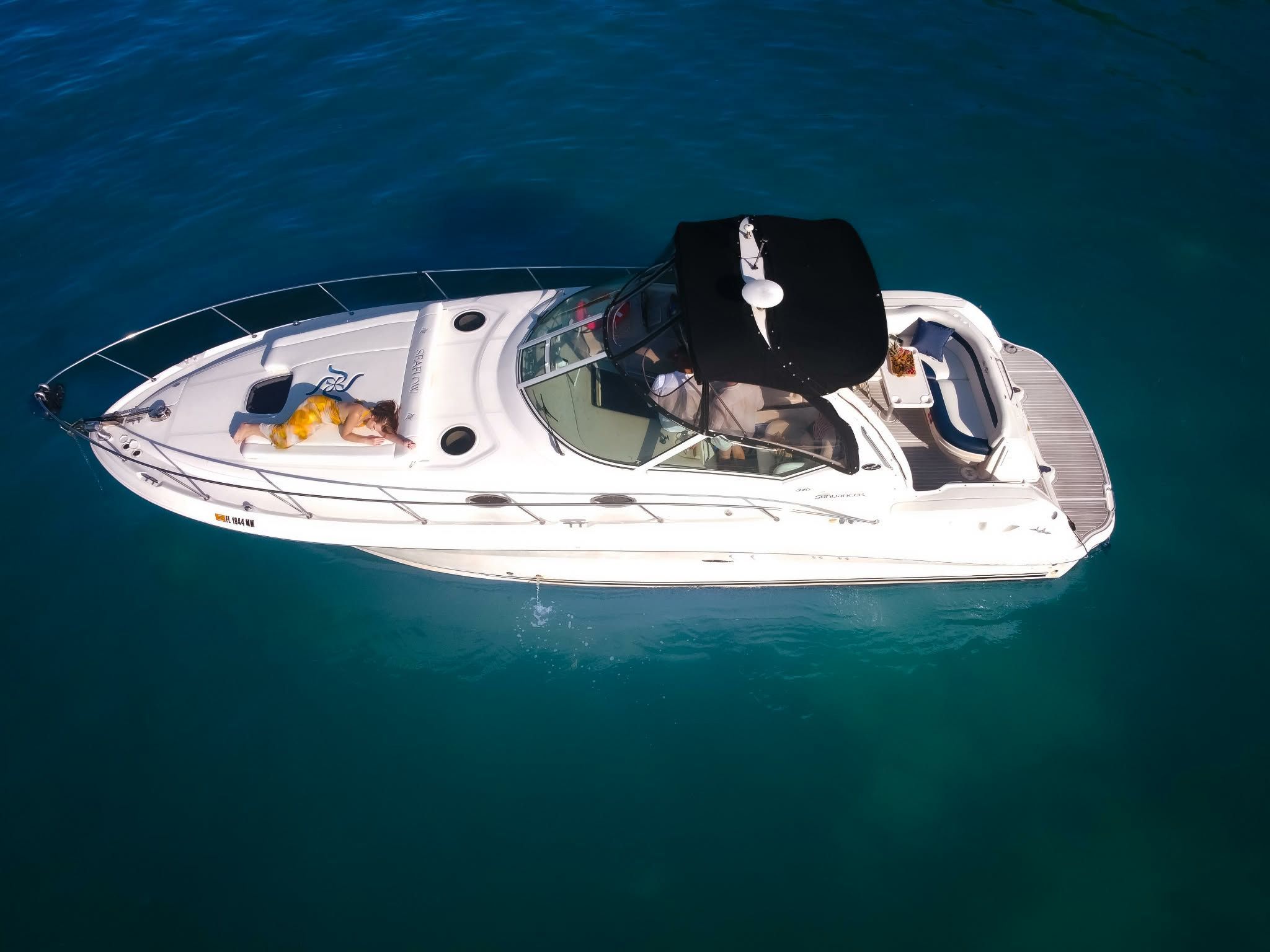 2004 Sea Ray Sundancer - 11