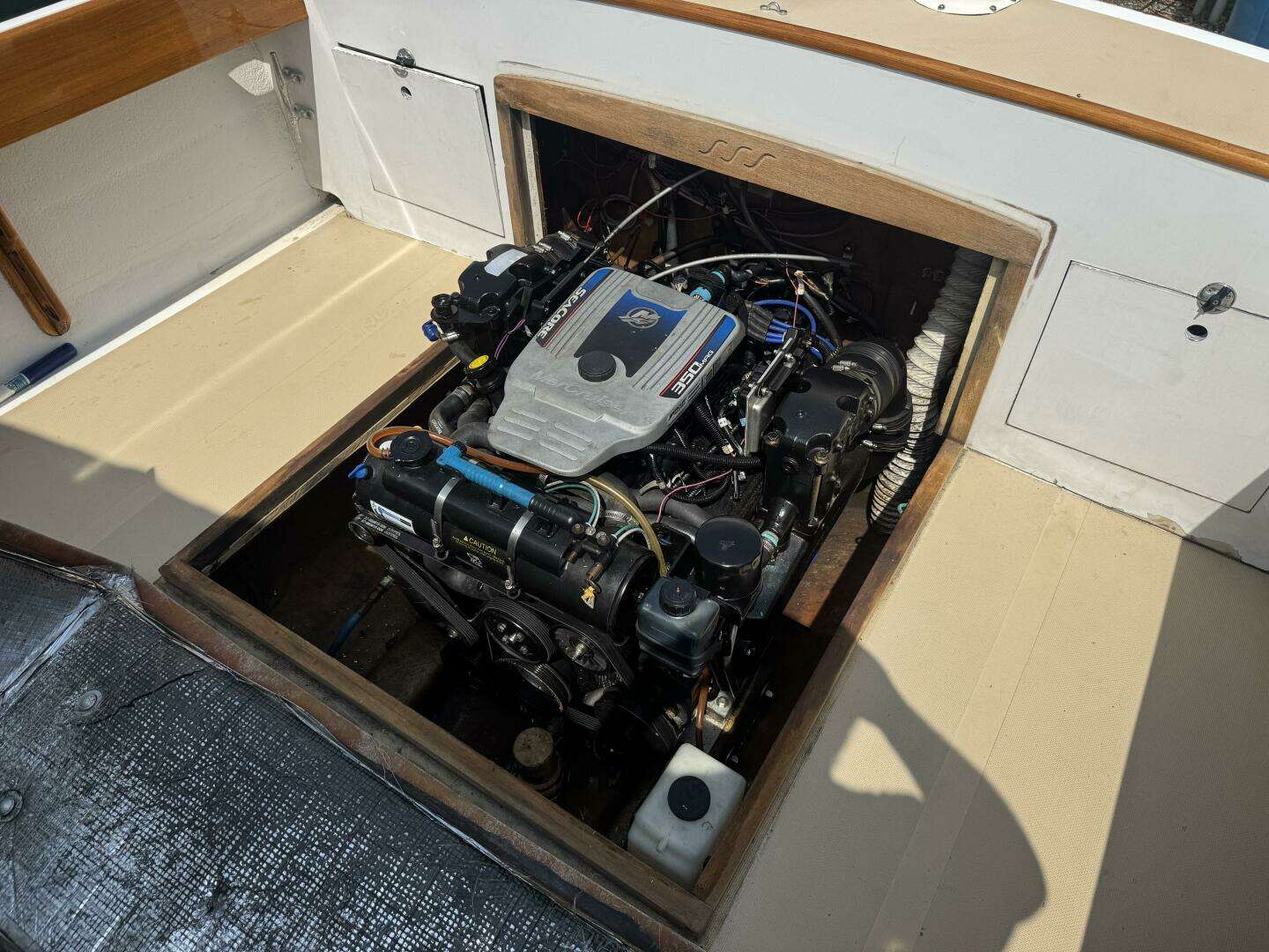 1984 Surf-Hunter Surfhunter 25 - Image 9