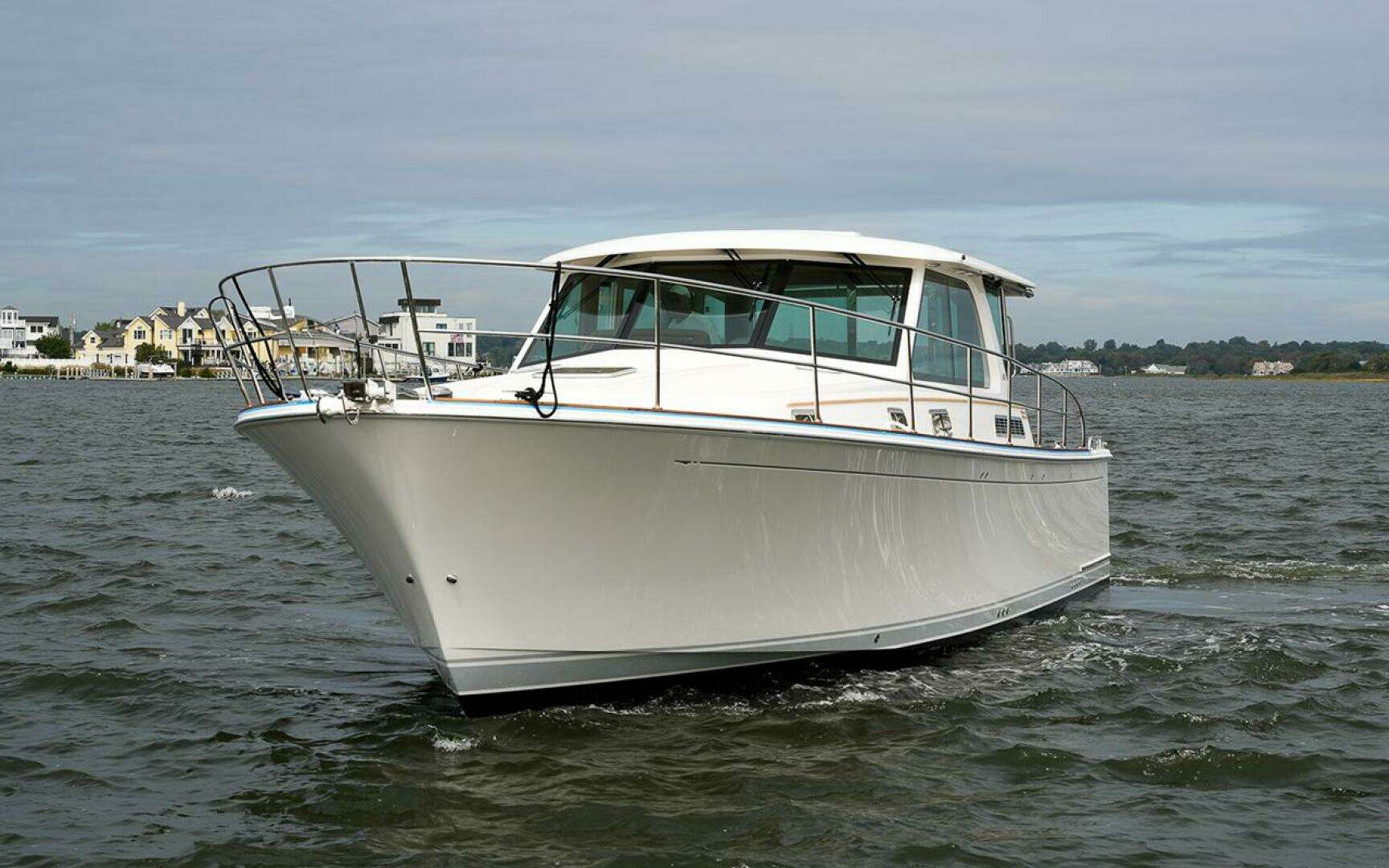 2027 Sabre 45 Salon Express - Image 3