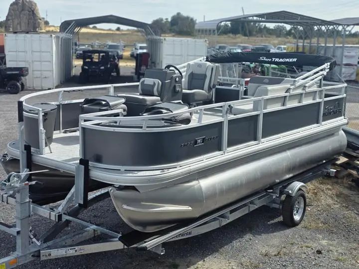 2026 Sun Tracker Bass Buggy 18 DLX