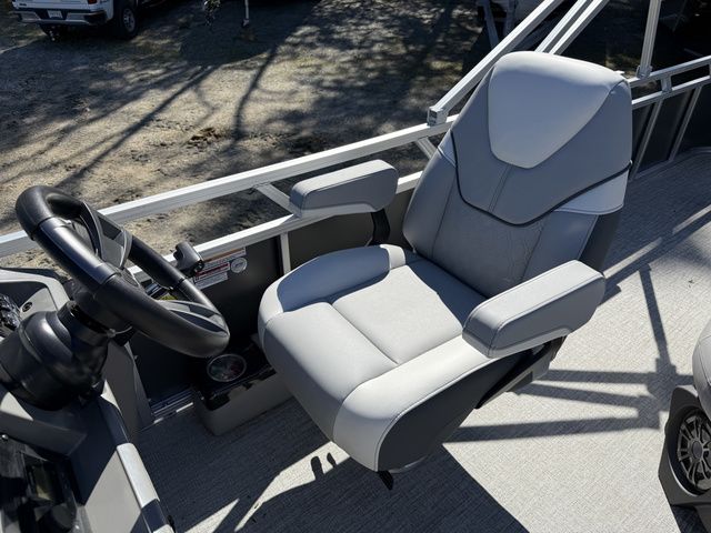 2026 Tahoe Sport 85 Rear Fish 23 - 10