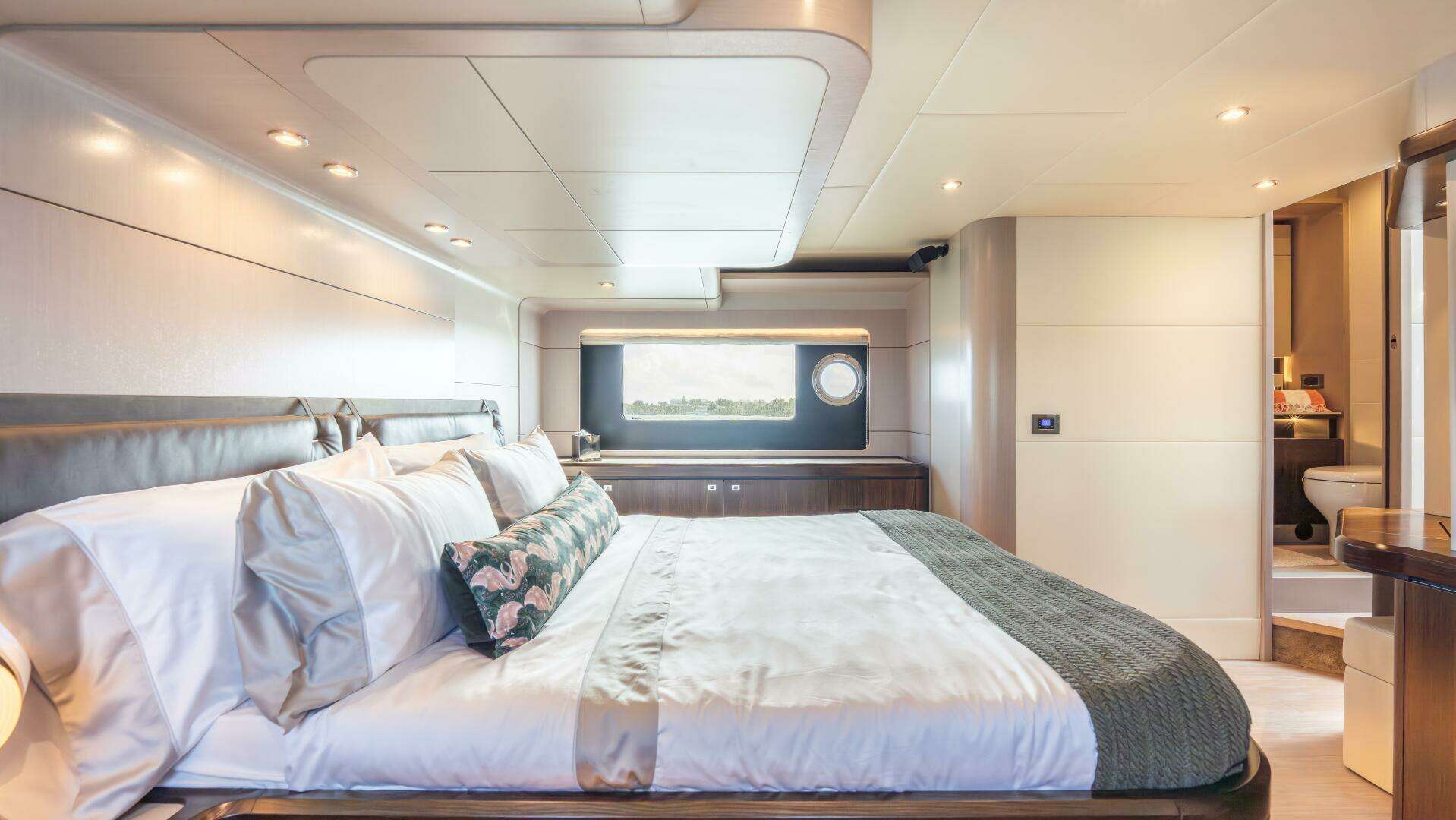 2019 Absolute 58 Fly - Image 31