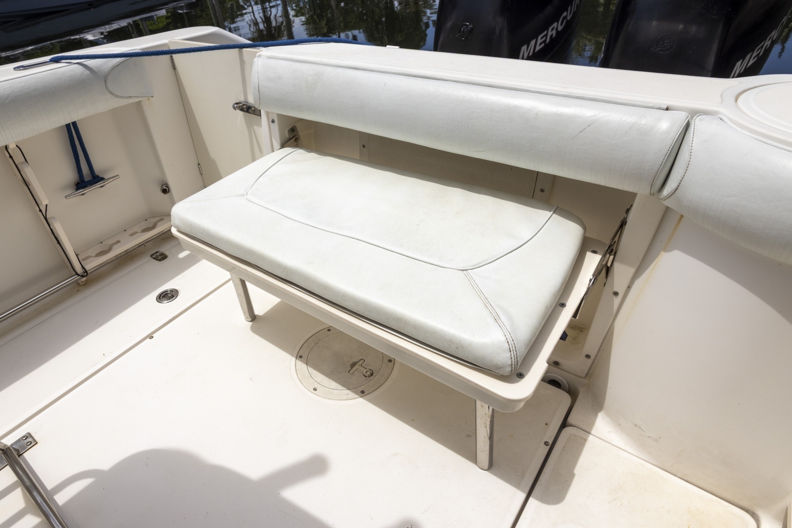 2007 Boston Whaler 270 OUTRAGE - Image 10