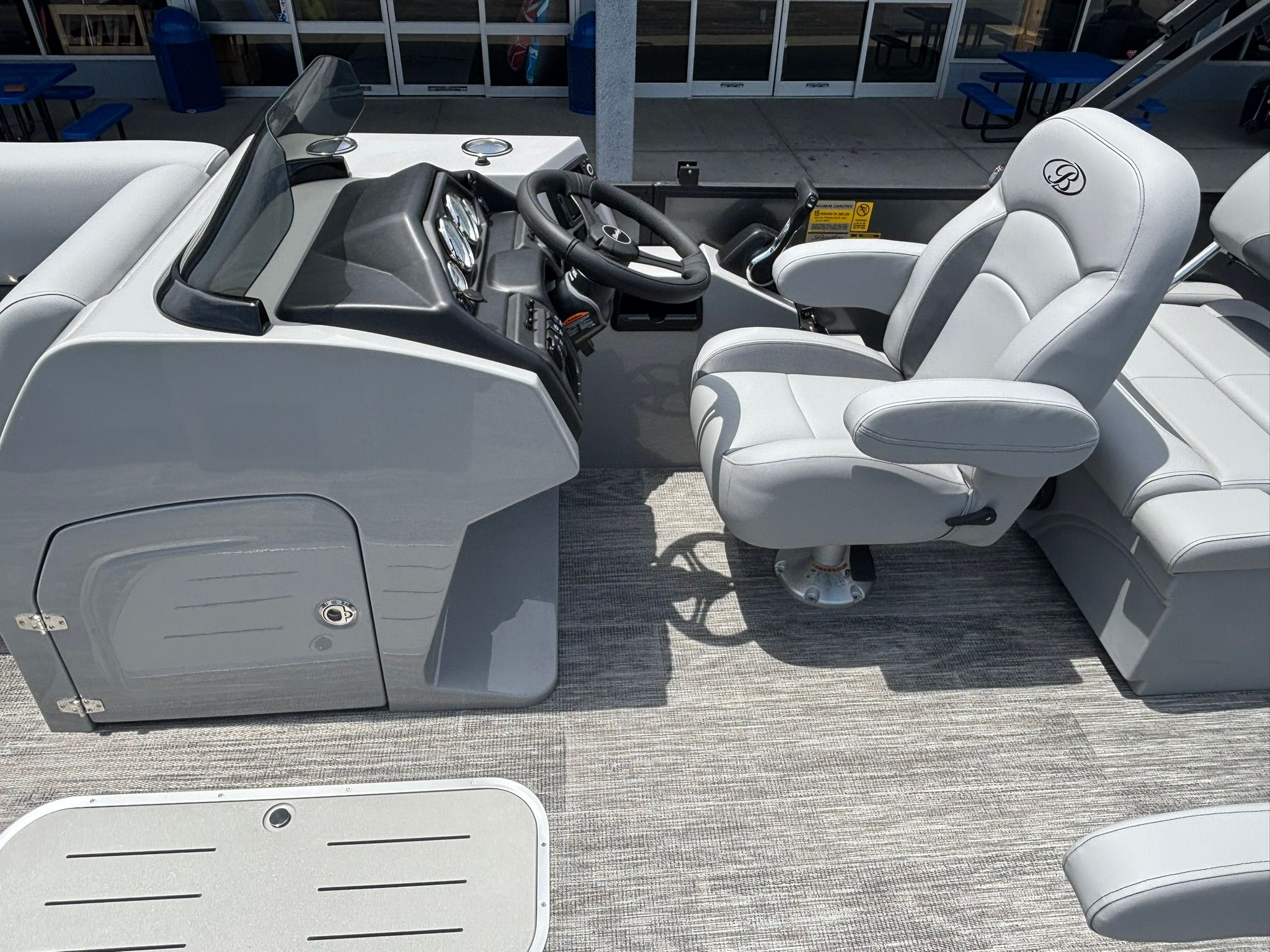 2027 Bentley Pontoons 223 LEGACY QSB - 10