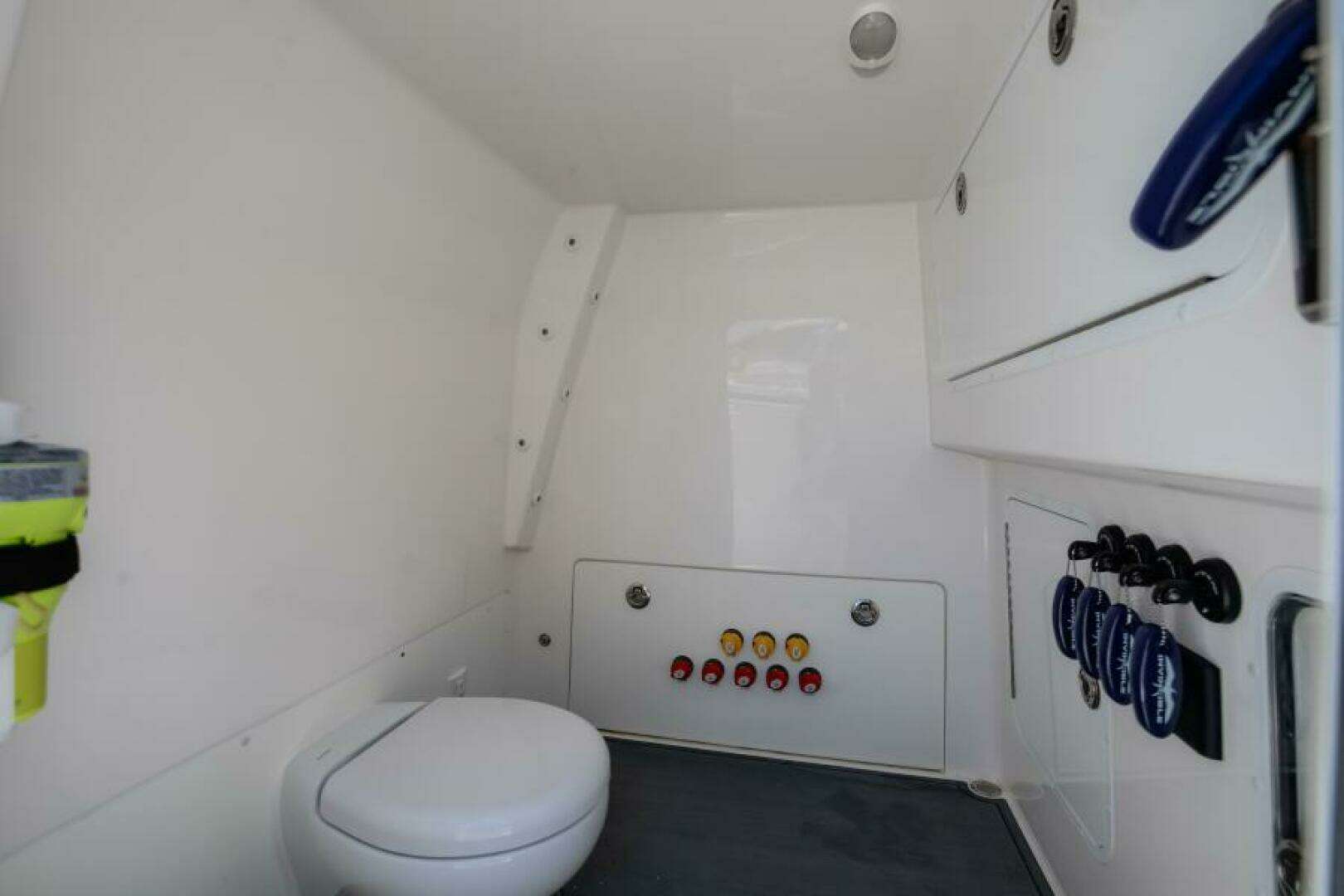2021 Invincible 35 Catamaran - Image 19