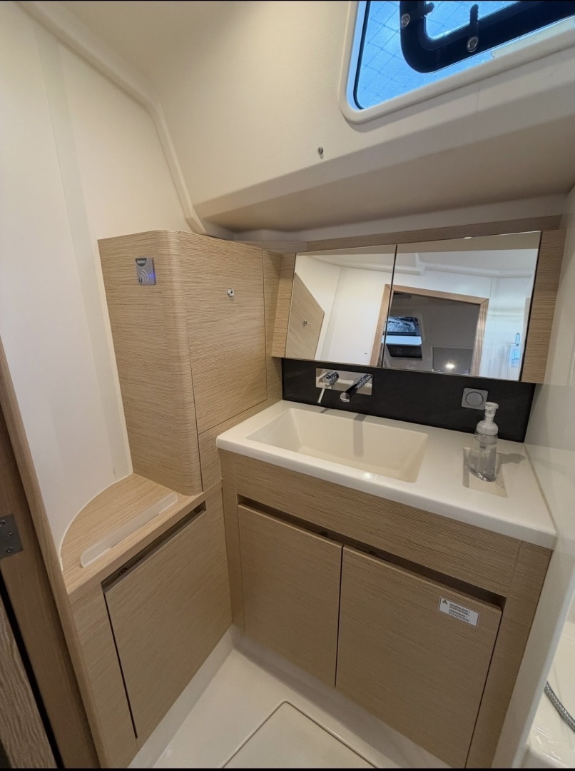 2022 Hanse 418 - Image 22