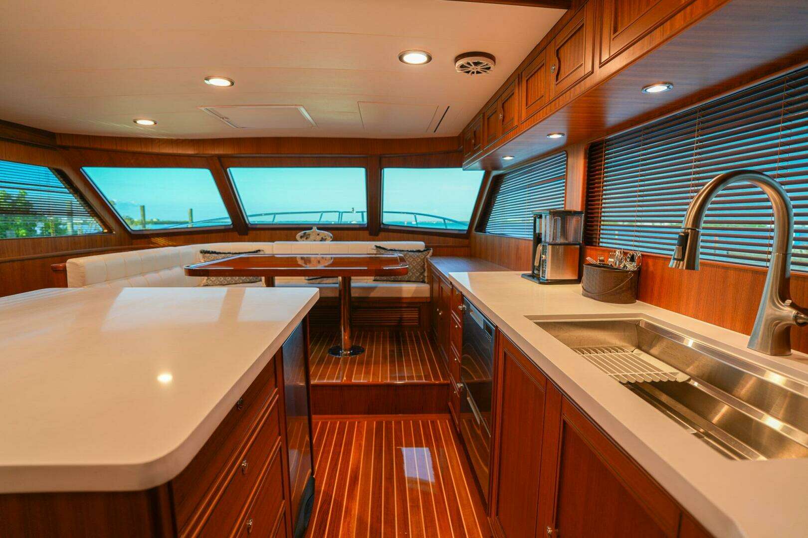 2025 Marlow Explorer 70E-CB - Image 15