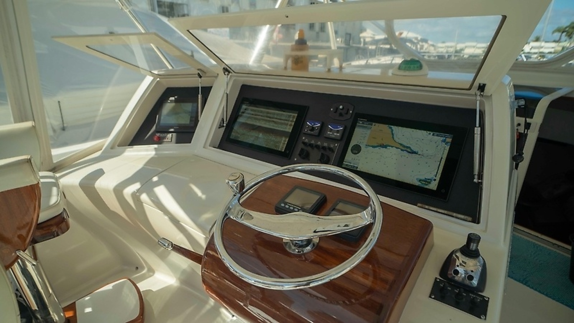 2008 Spencer 43 Express - Image 10