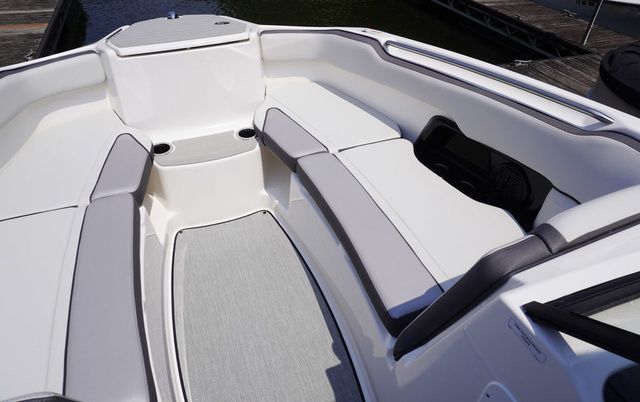 2025 Yamaha Boats AR250 - 24