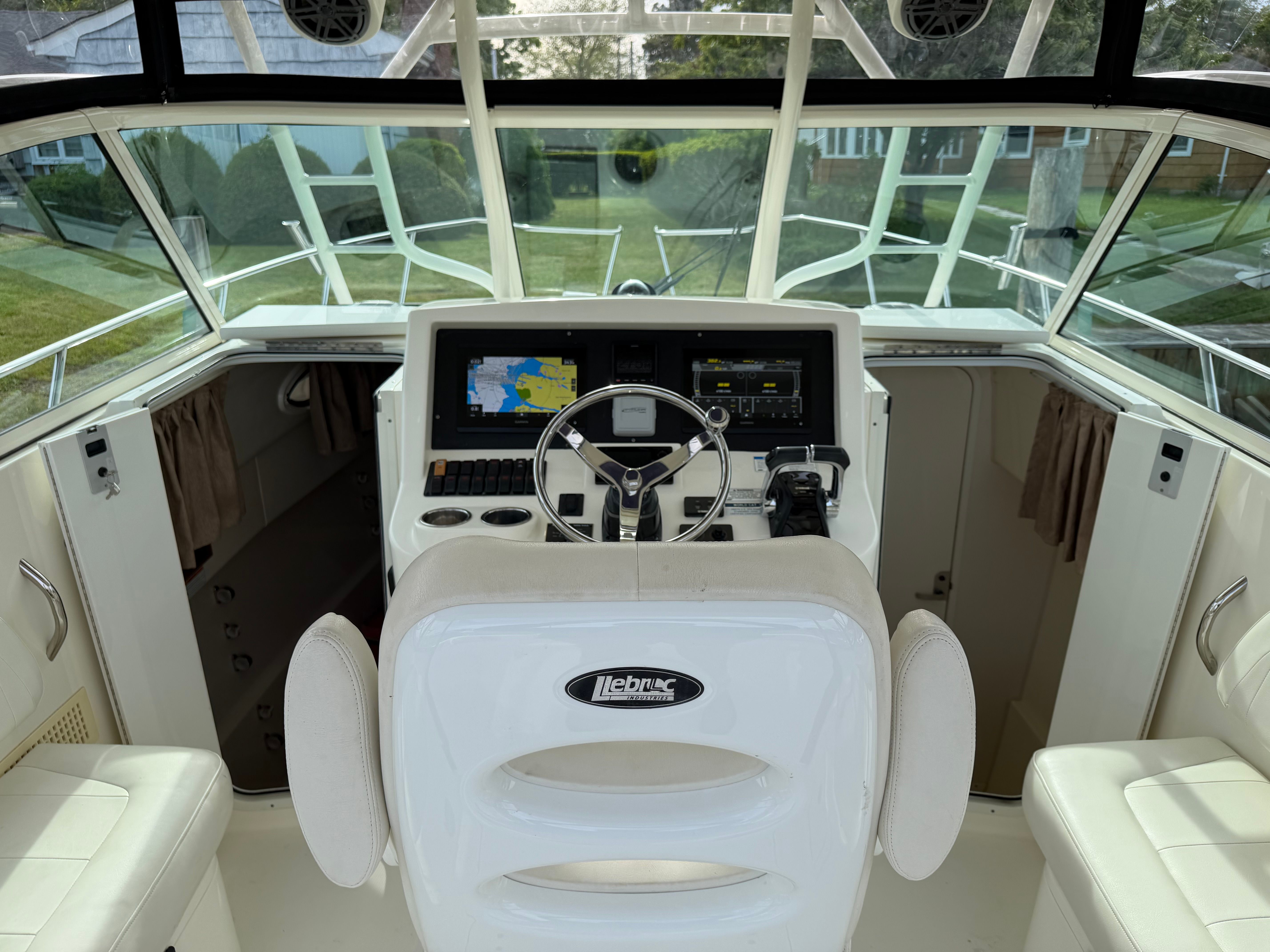 2016 World Cat 320 EC - 25