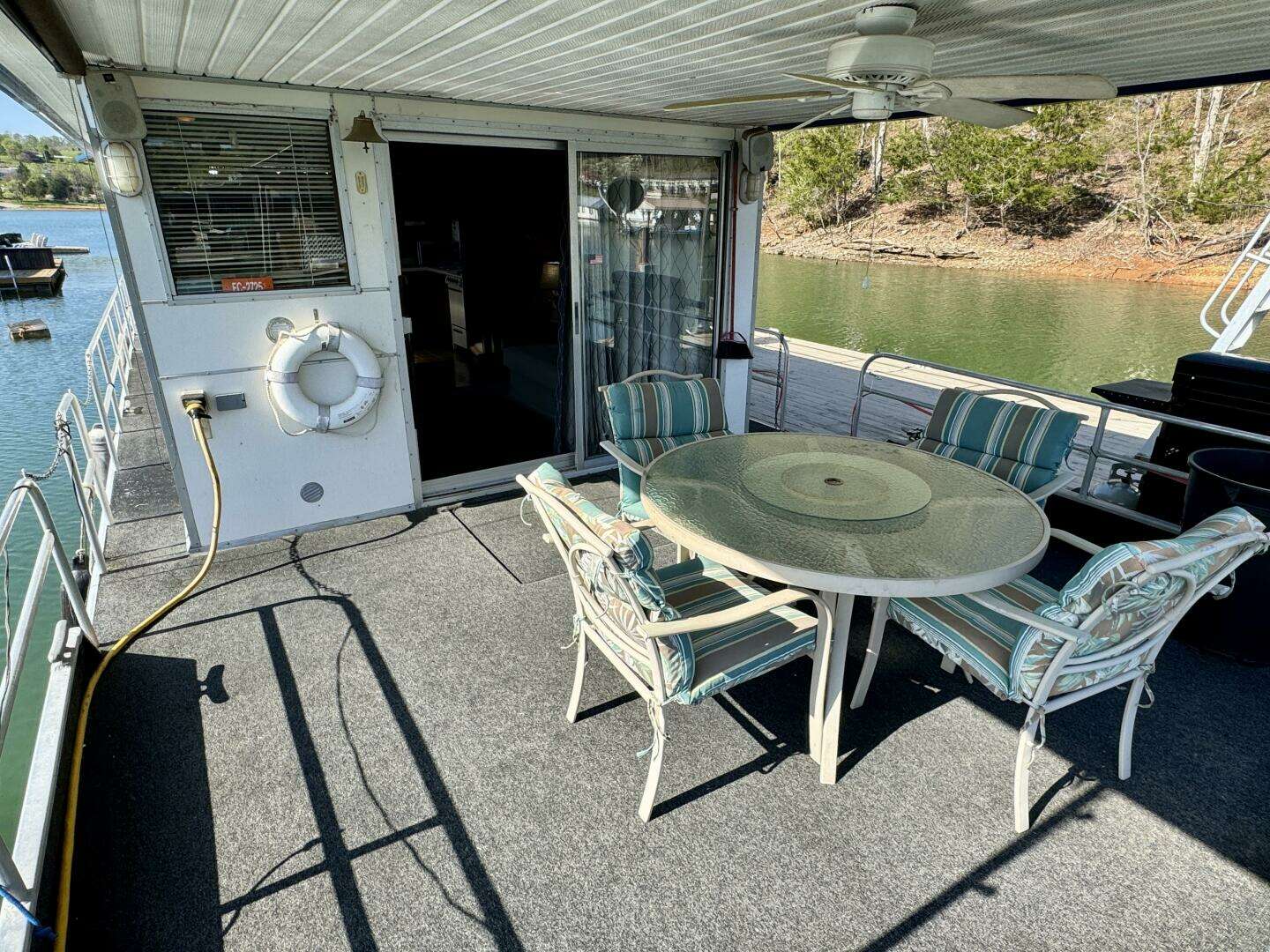 1977 Sumerset 14 x 58 Aluminum Hull Houseboat with Catwalks - Image 19