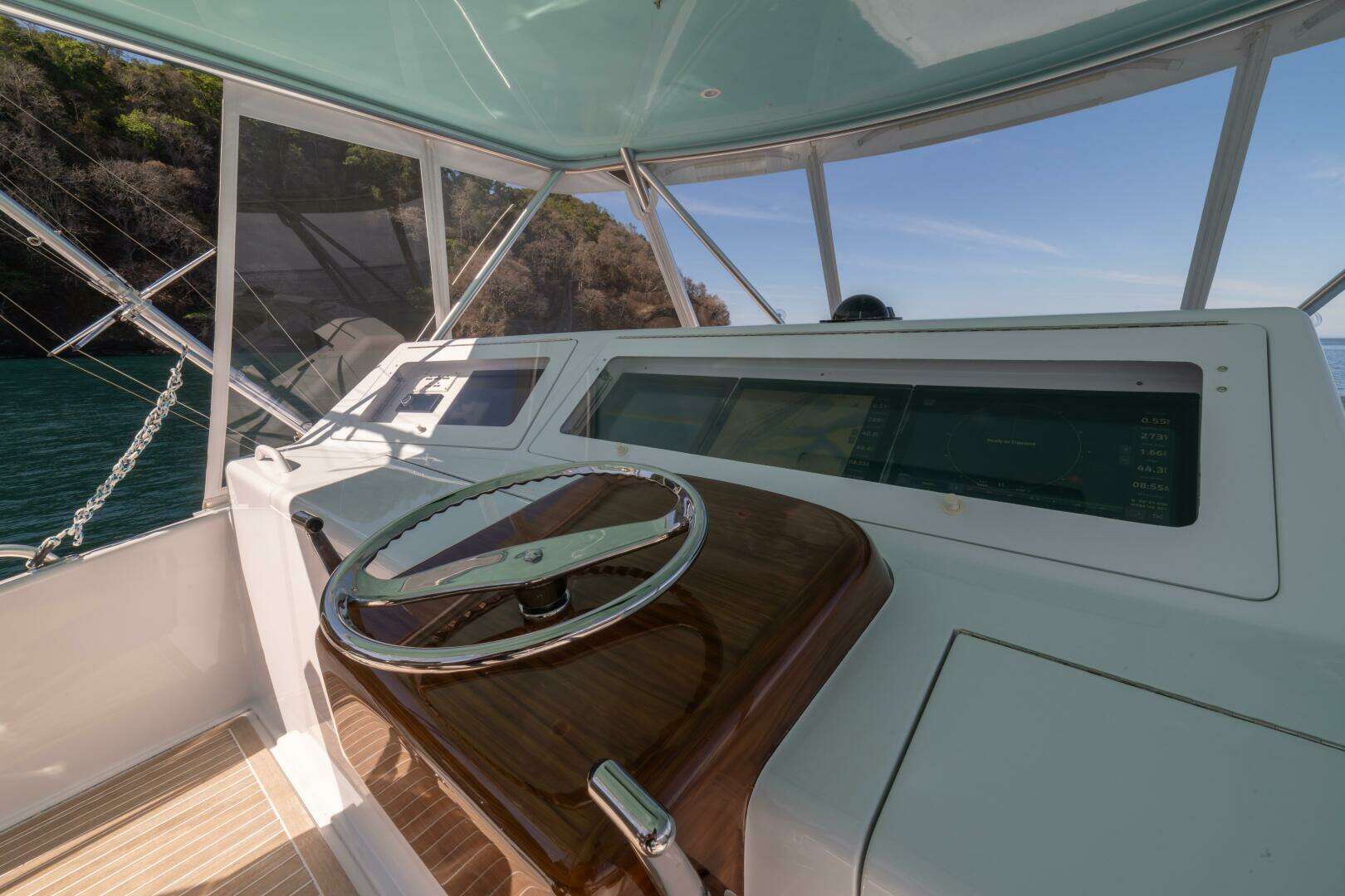 2006 Viking 56 Convertible - Image 10