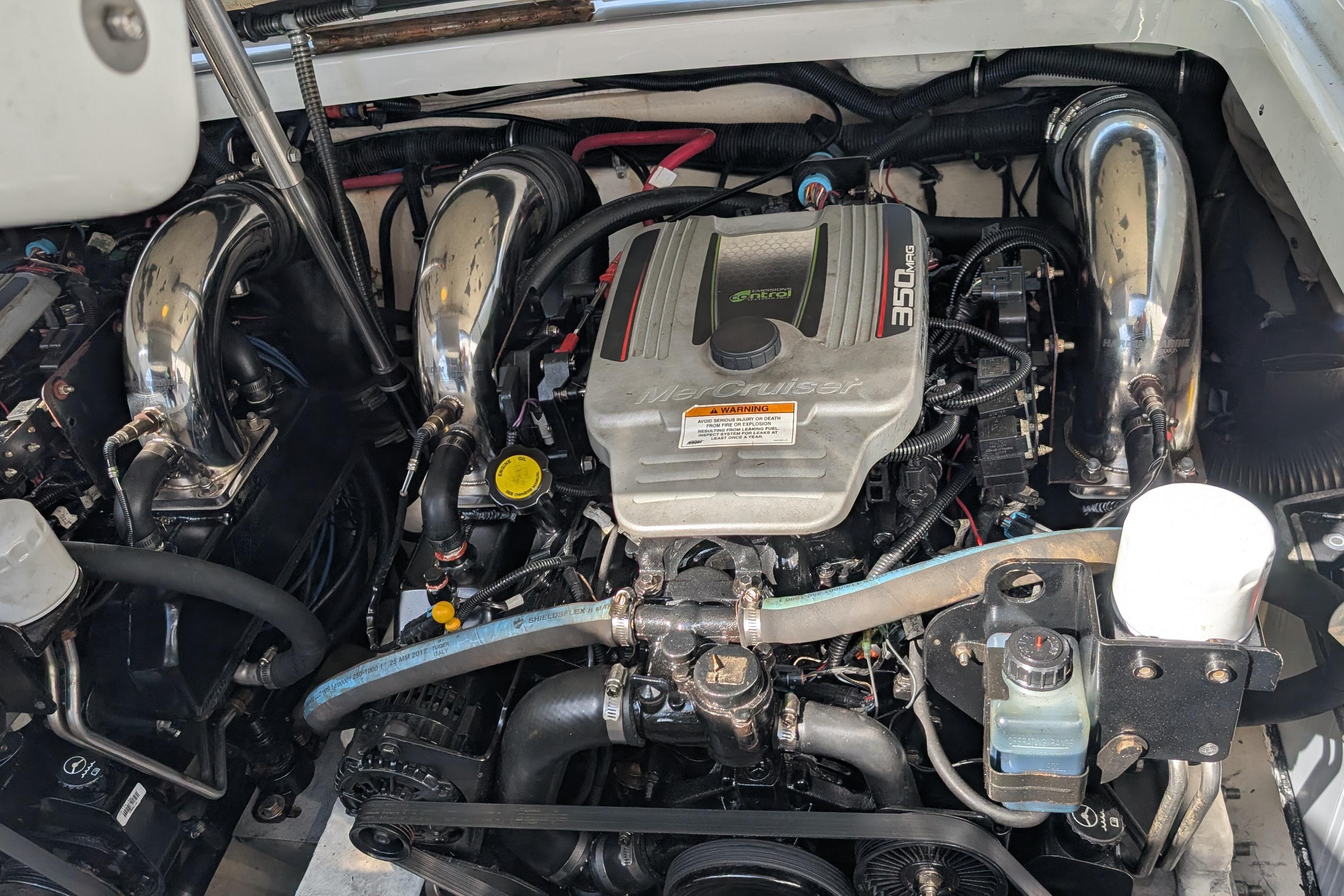 2014 Formula 310 Bowrider - 19