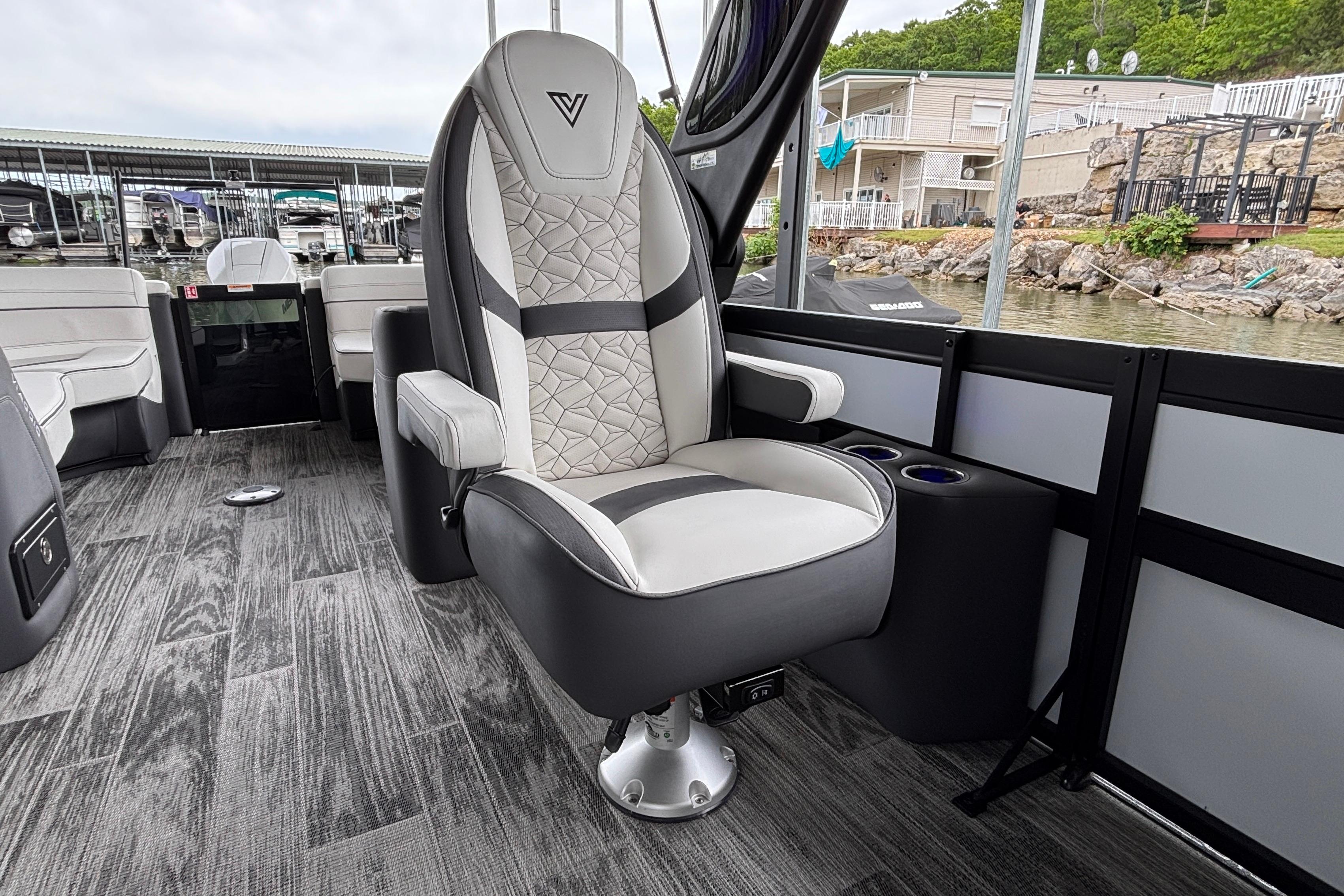 Luxurious Viaggio D26U 2026 boat seat with modern design and waterfront view.