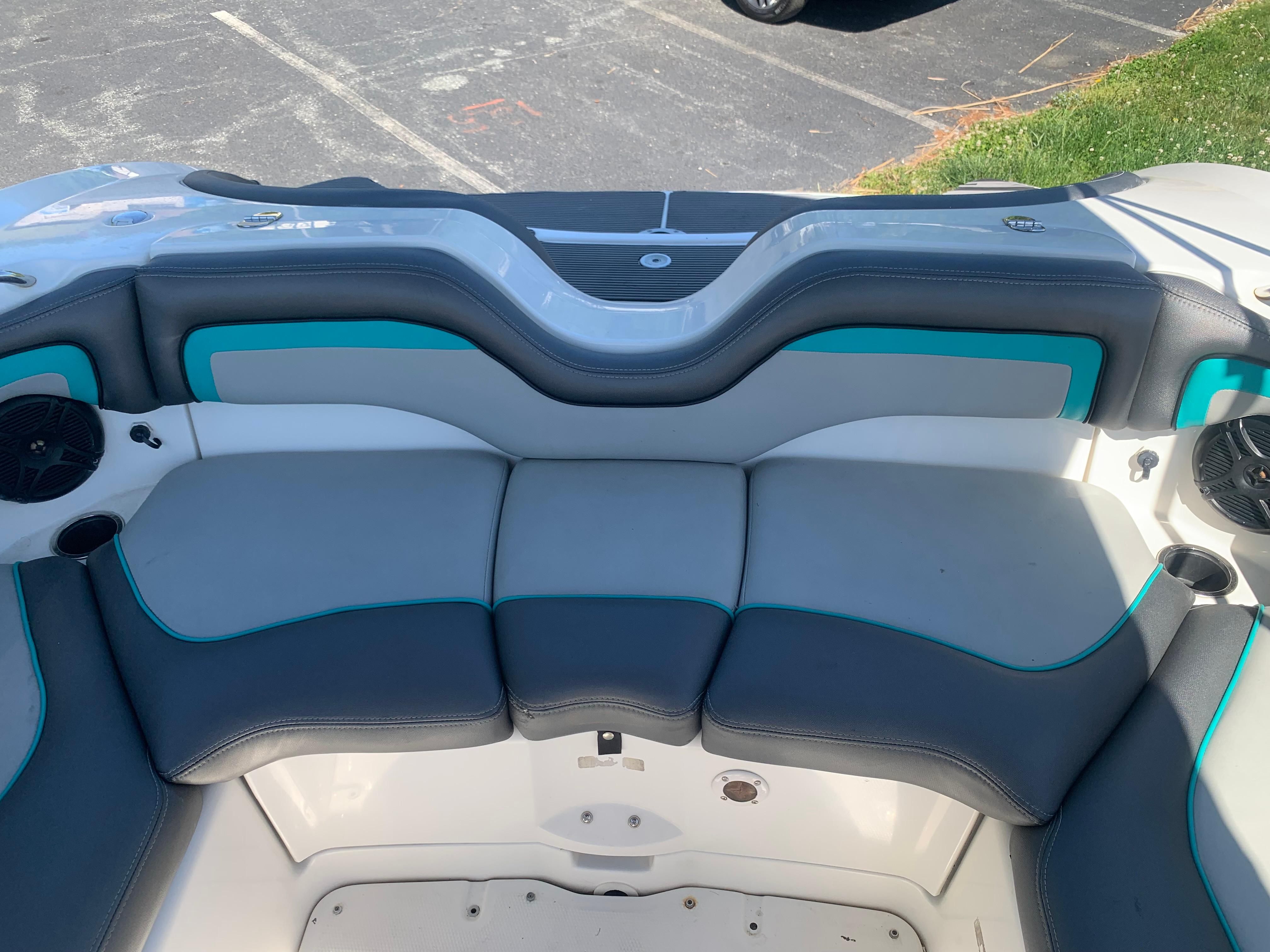 2010 Yamaha Boats 212SS - 11