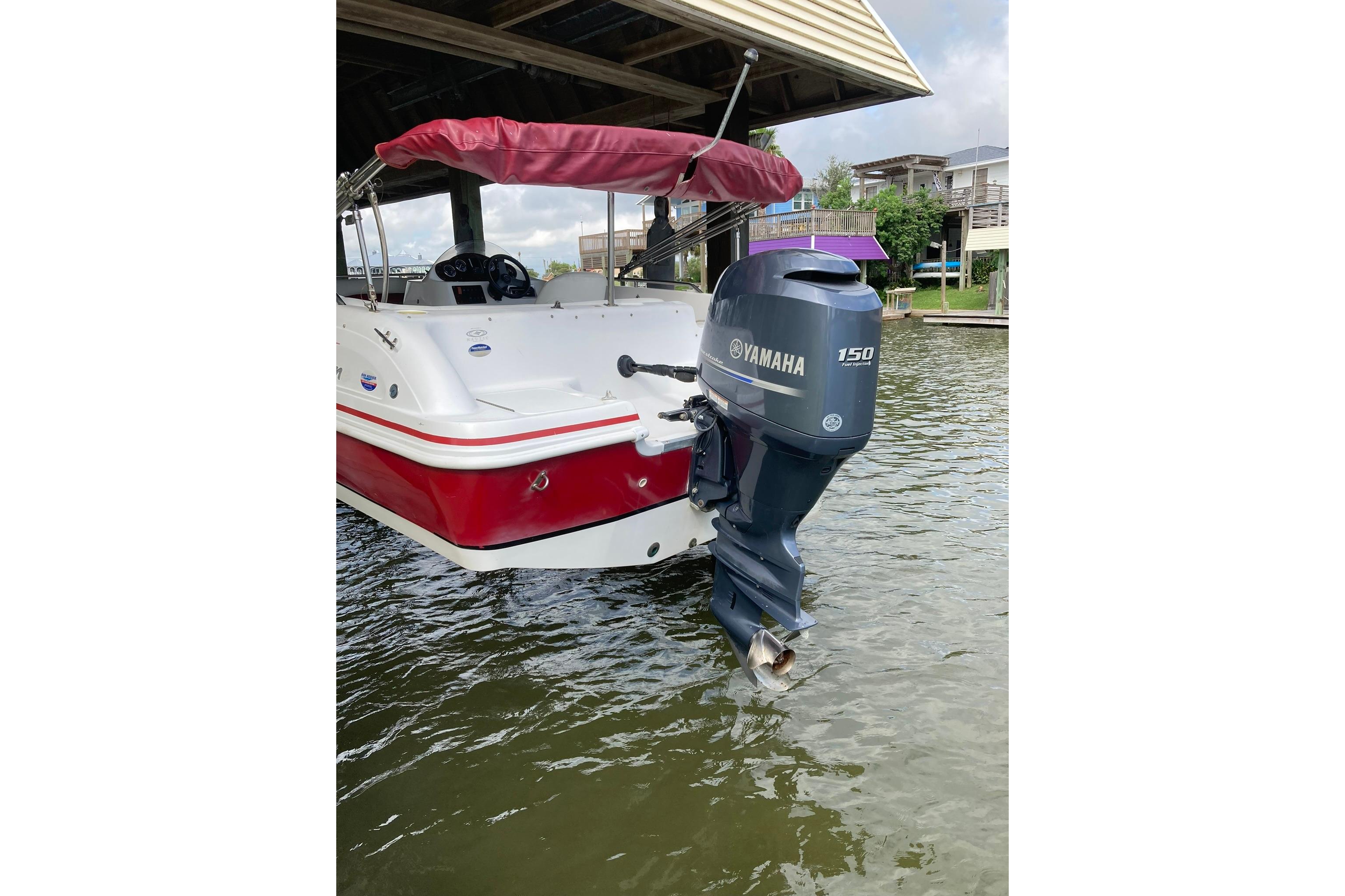 2013 Hurricane SunDeck Sport 201 OB boat with Yamaha 150 outboard motor.