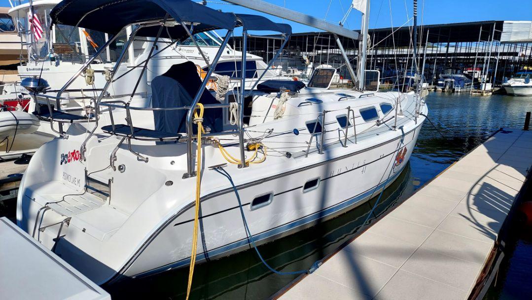 2005 Hunter 41