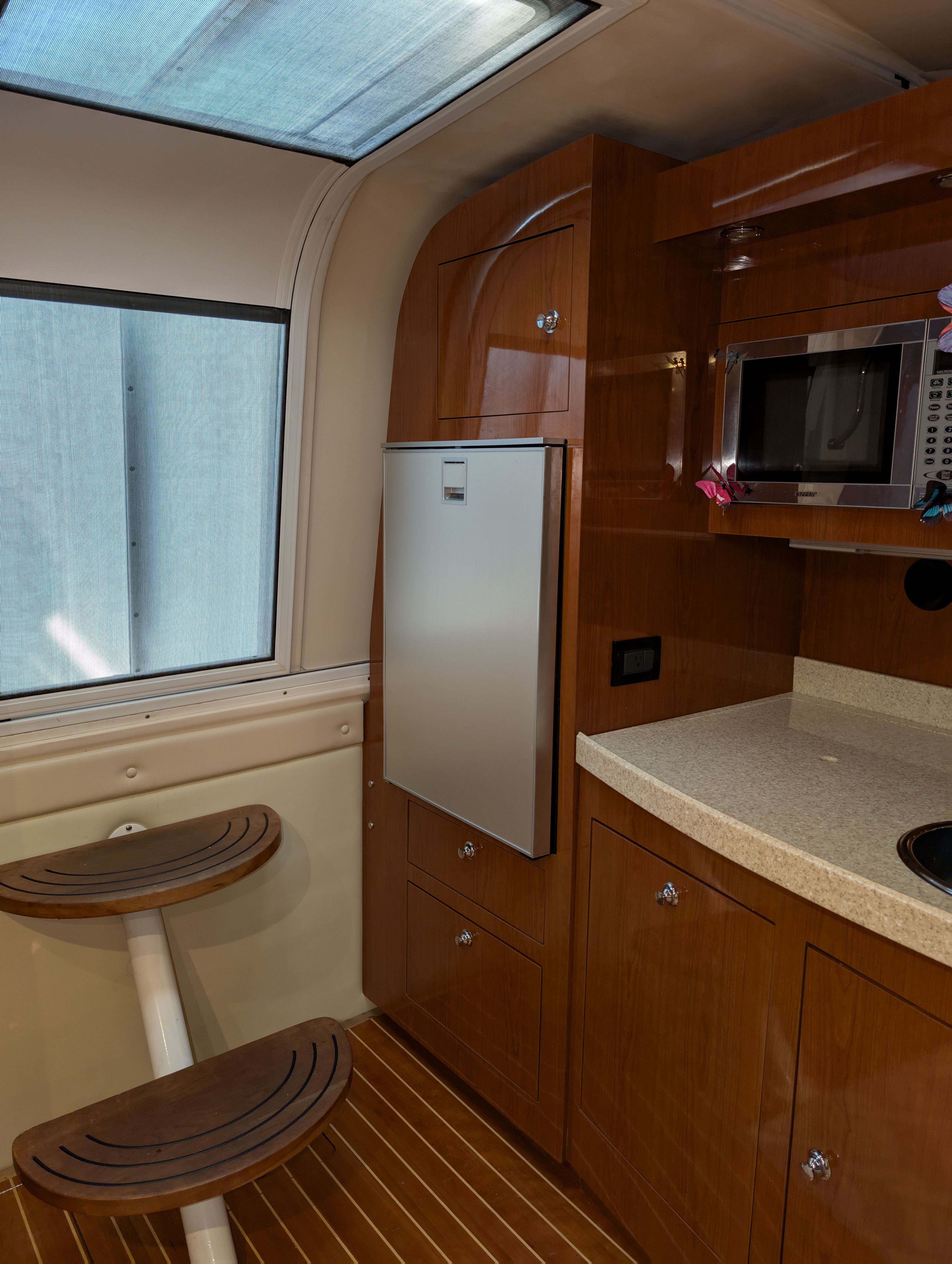 Interior of 2005 Regal Commodore 3560 yacht.