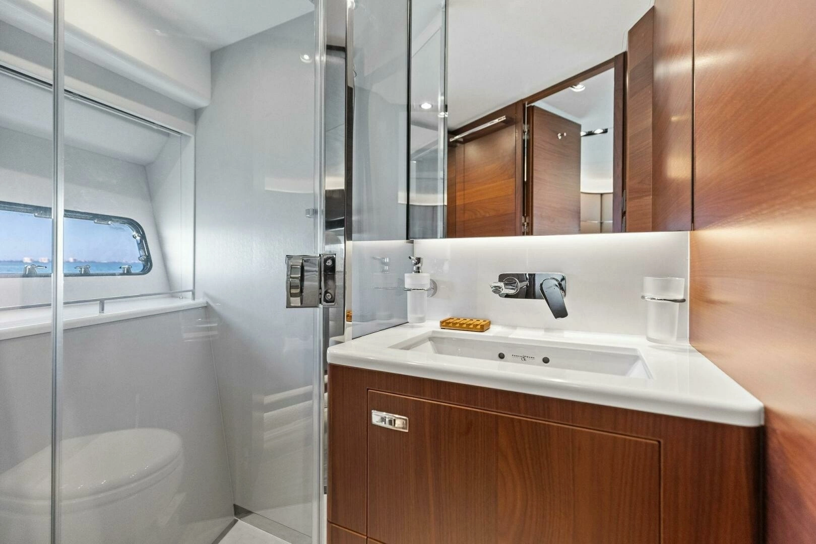2018 Princess Y75 Motor Yacht - Image 37