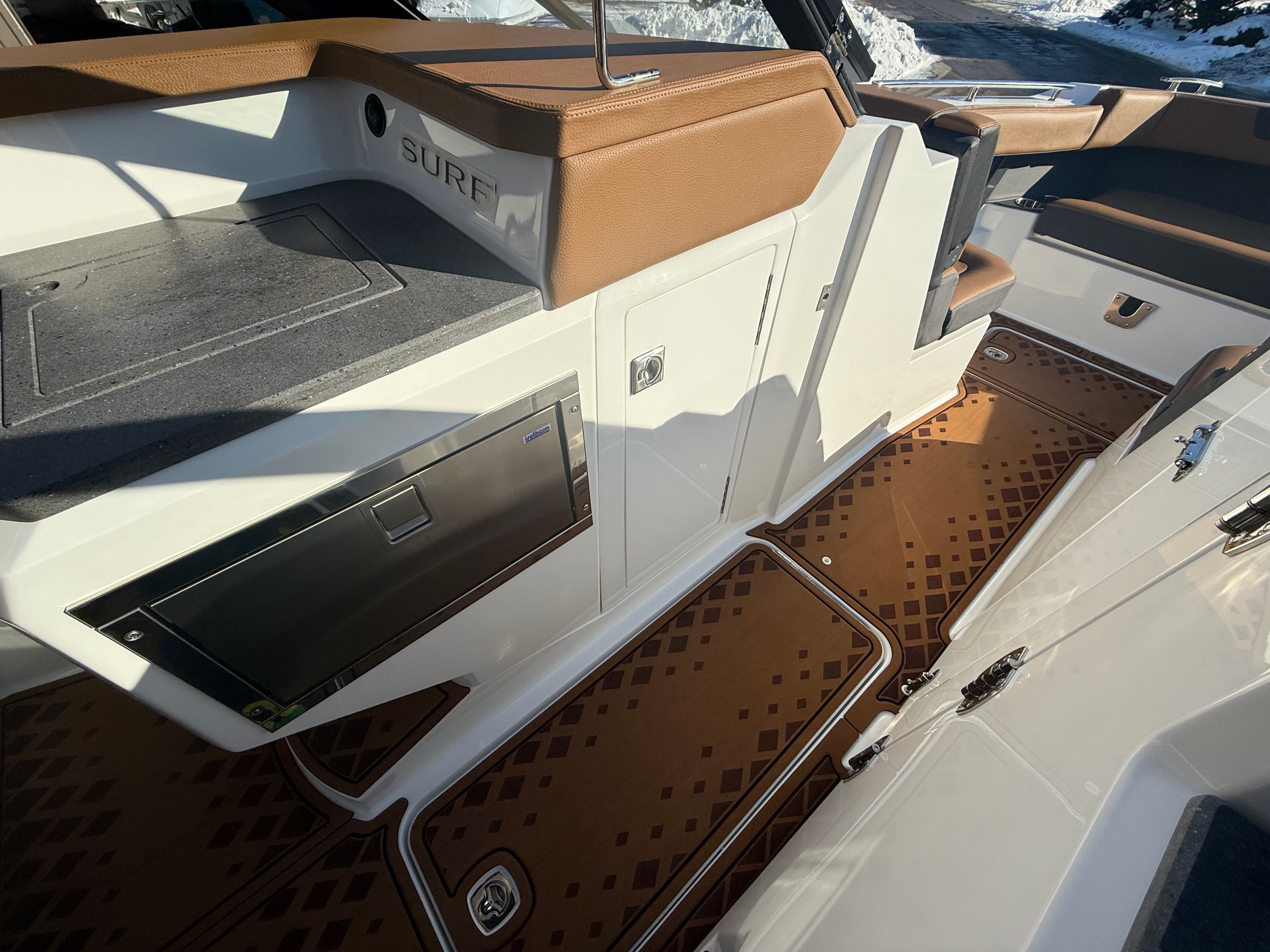 2026 Cobalt R31 Surf - 22
